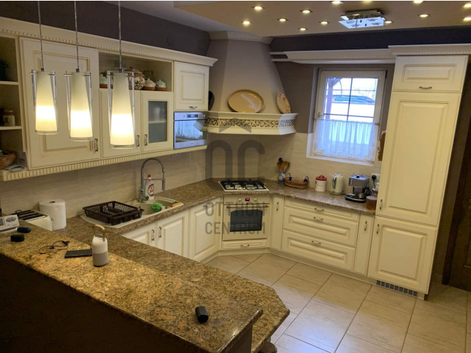 12 bed · 425m² · Családi ház · 239.000.000 Ft