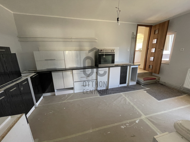 6 bed · 165m² · Családi ház · 159.900.000 Ft