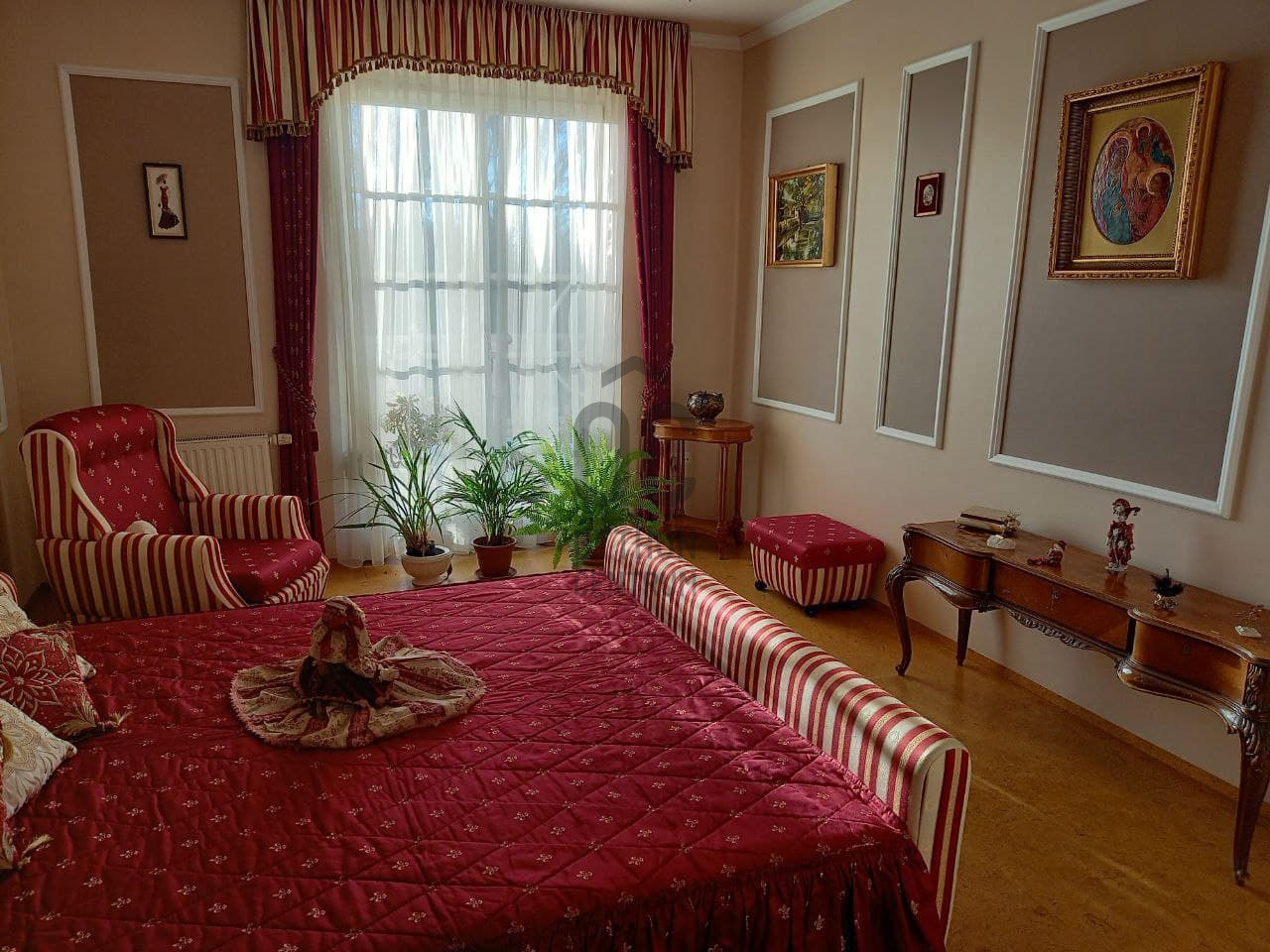 Gallery zoom image