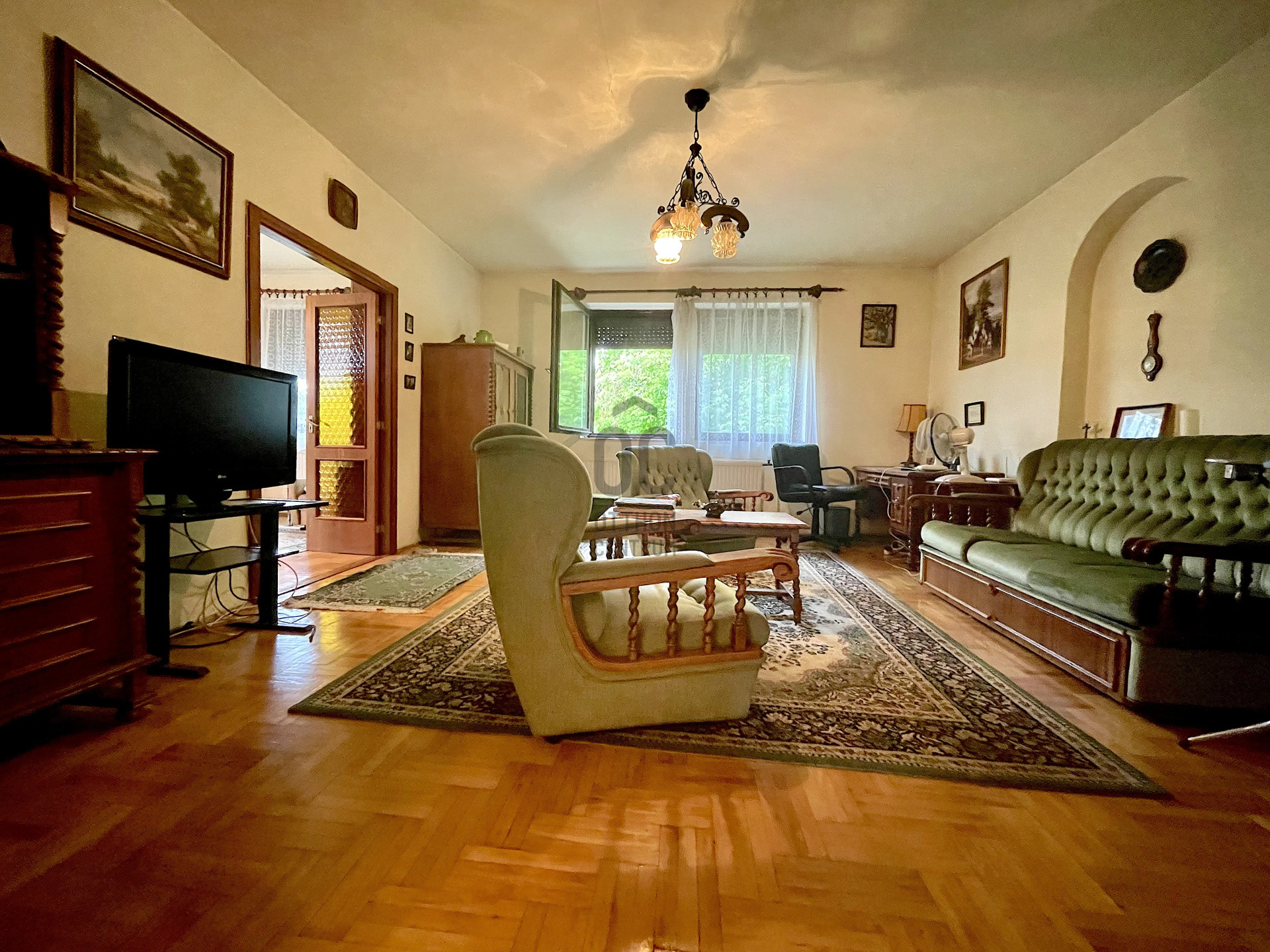 Gallery zoom image
