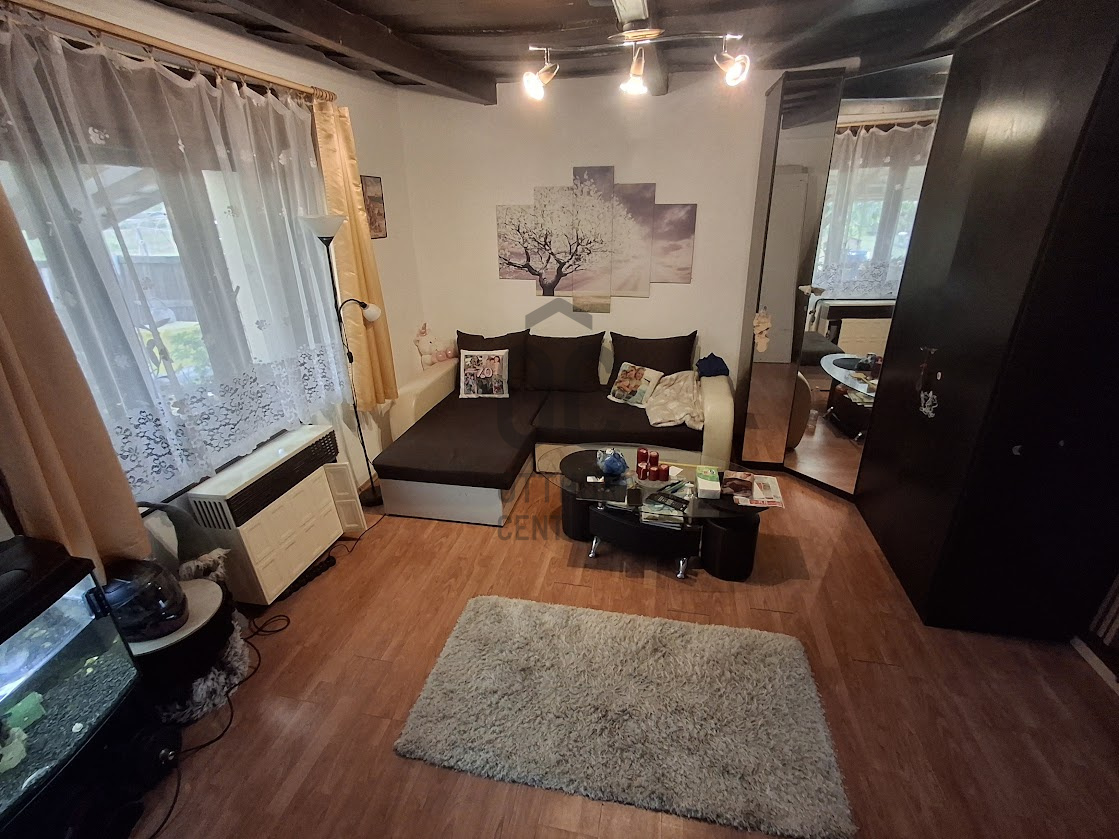 Gallery zoom image