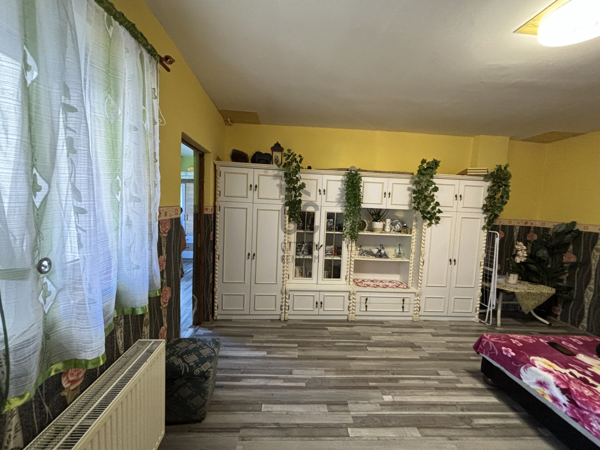 Gallery zoom image