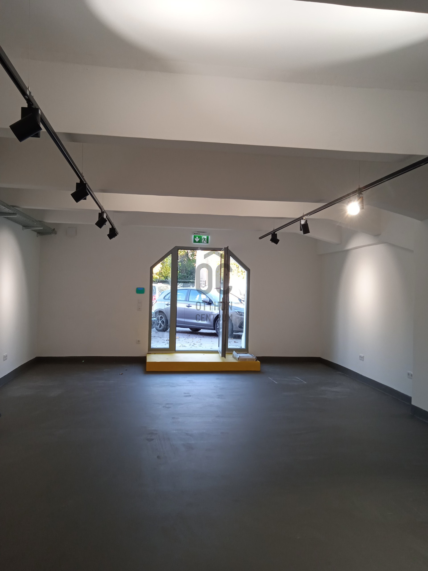 Gallery zoom image