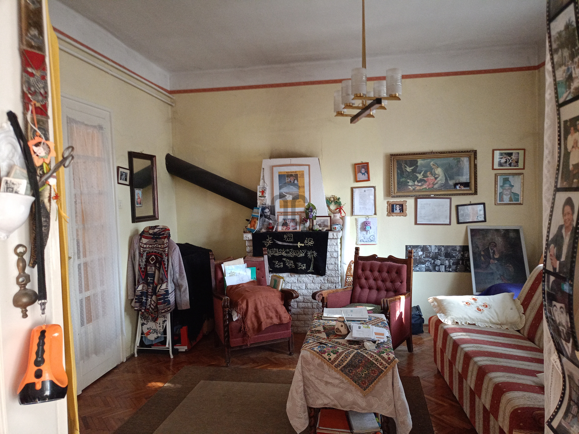 Gallery zoom image