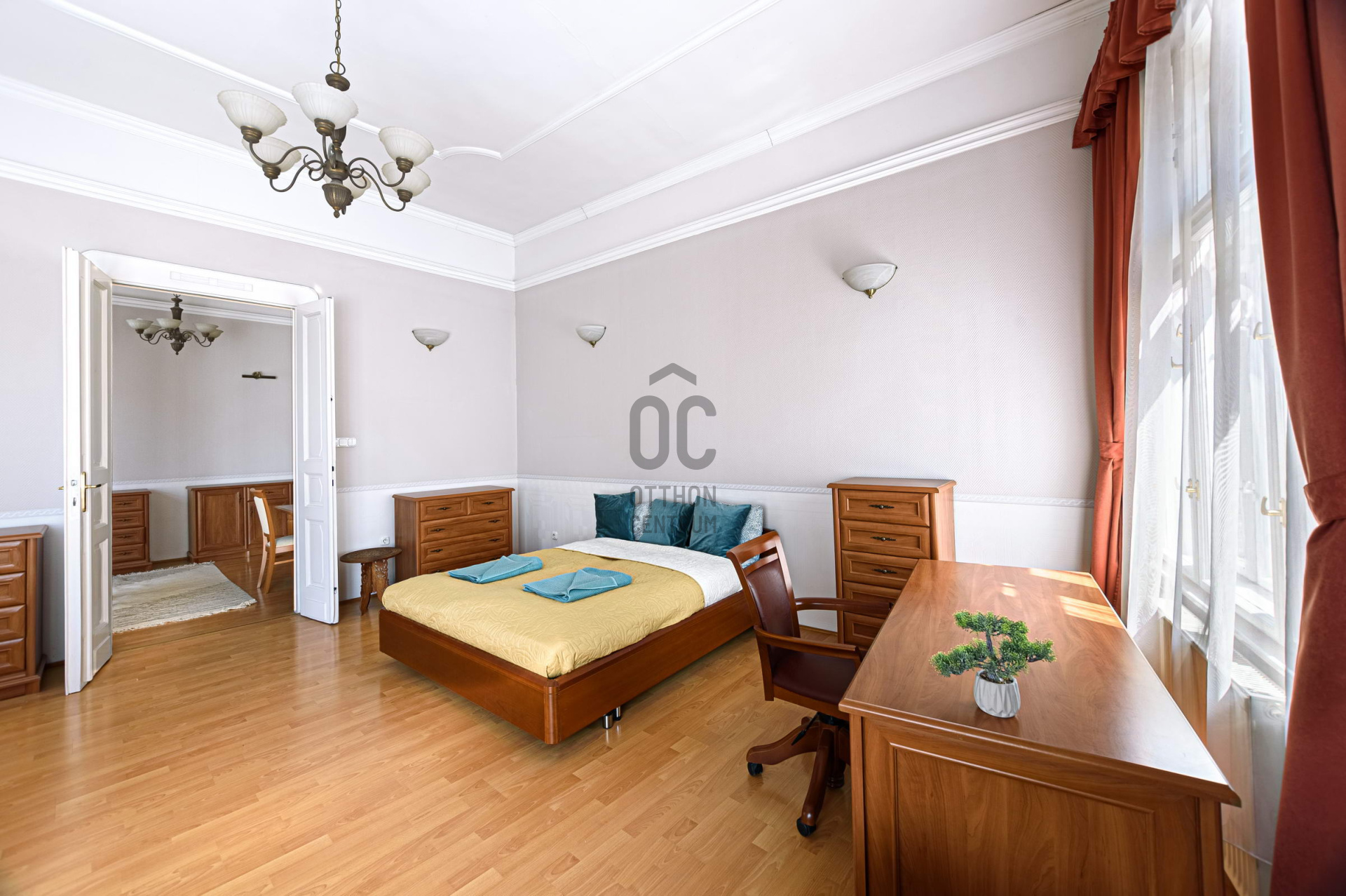 Gallery zoom image