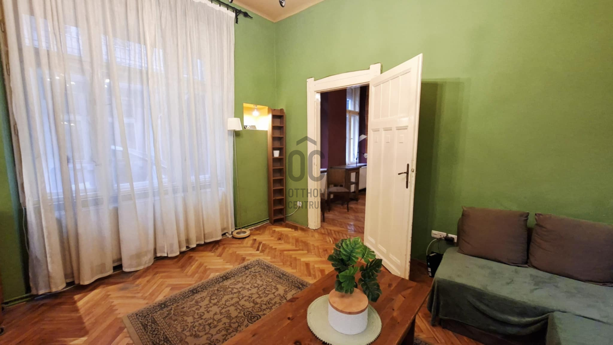 Gallery zoom image