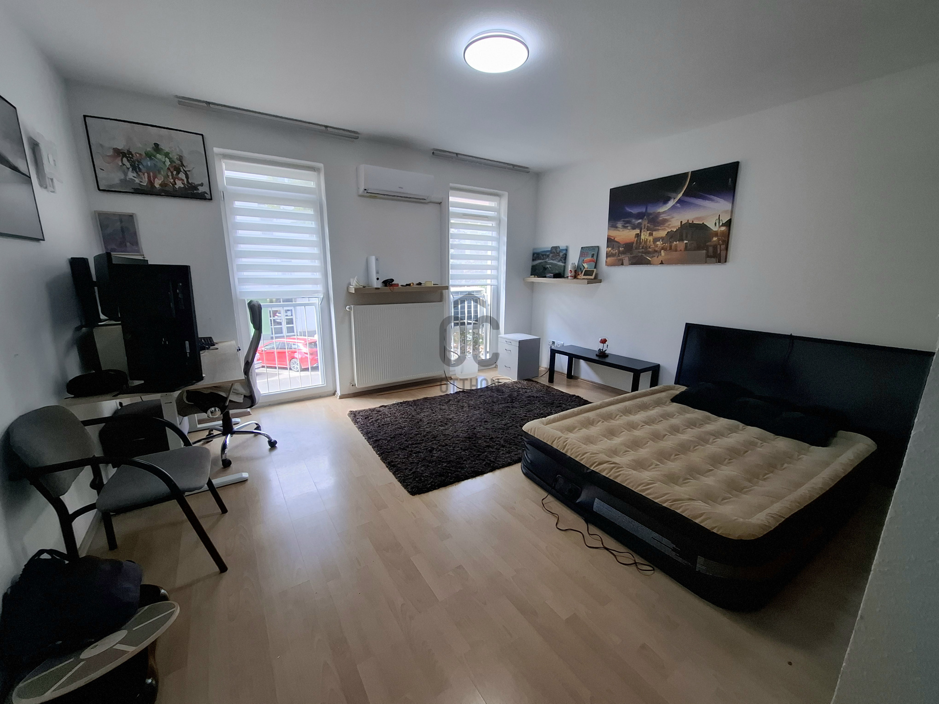 Gallery zoom image