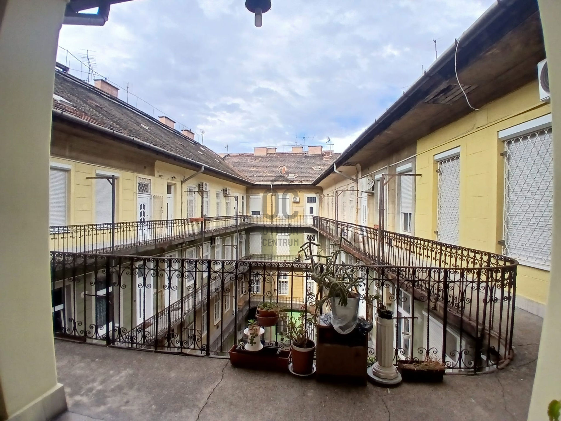 Gallery zoom image