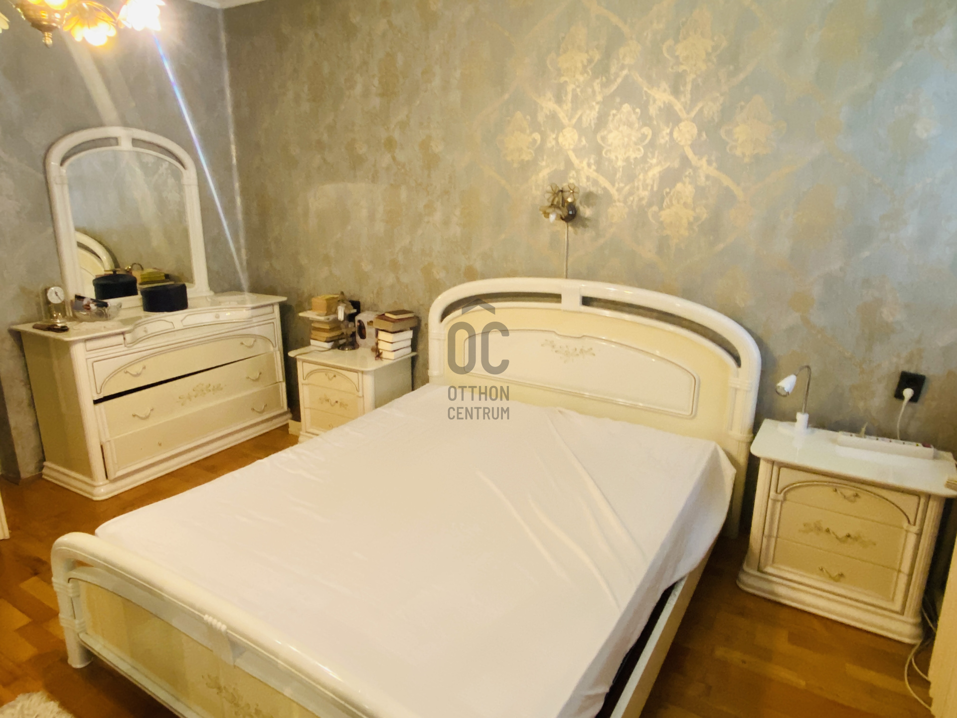 Gallery zoom image