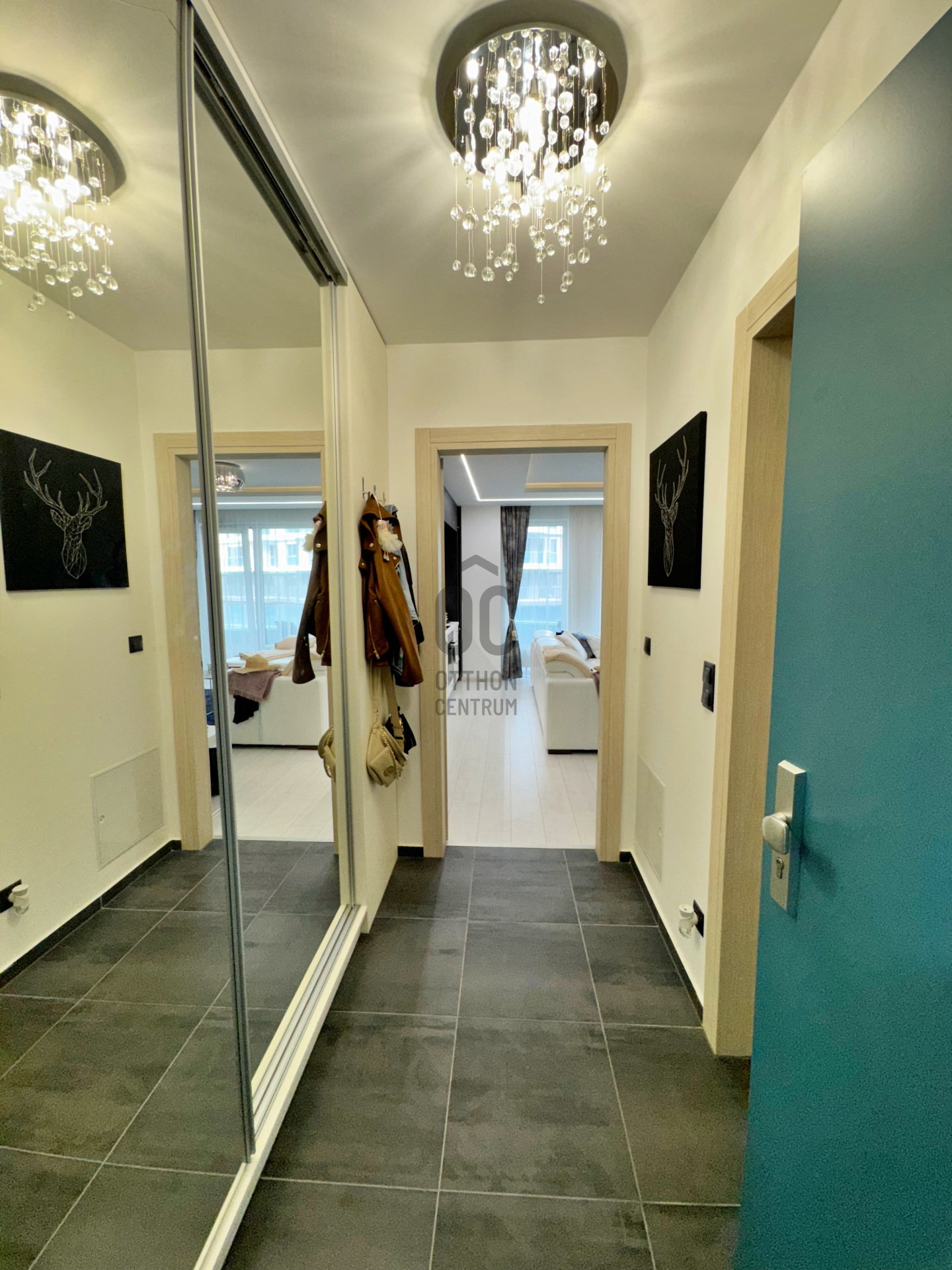 Gallery zoom image