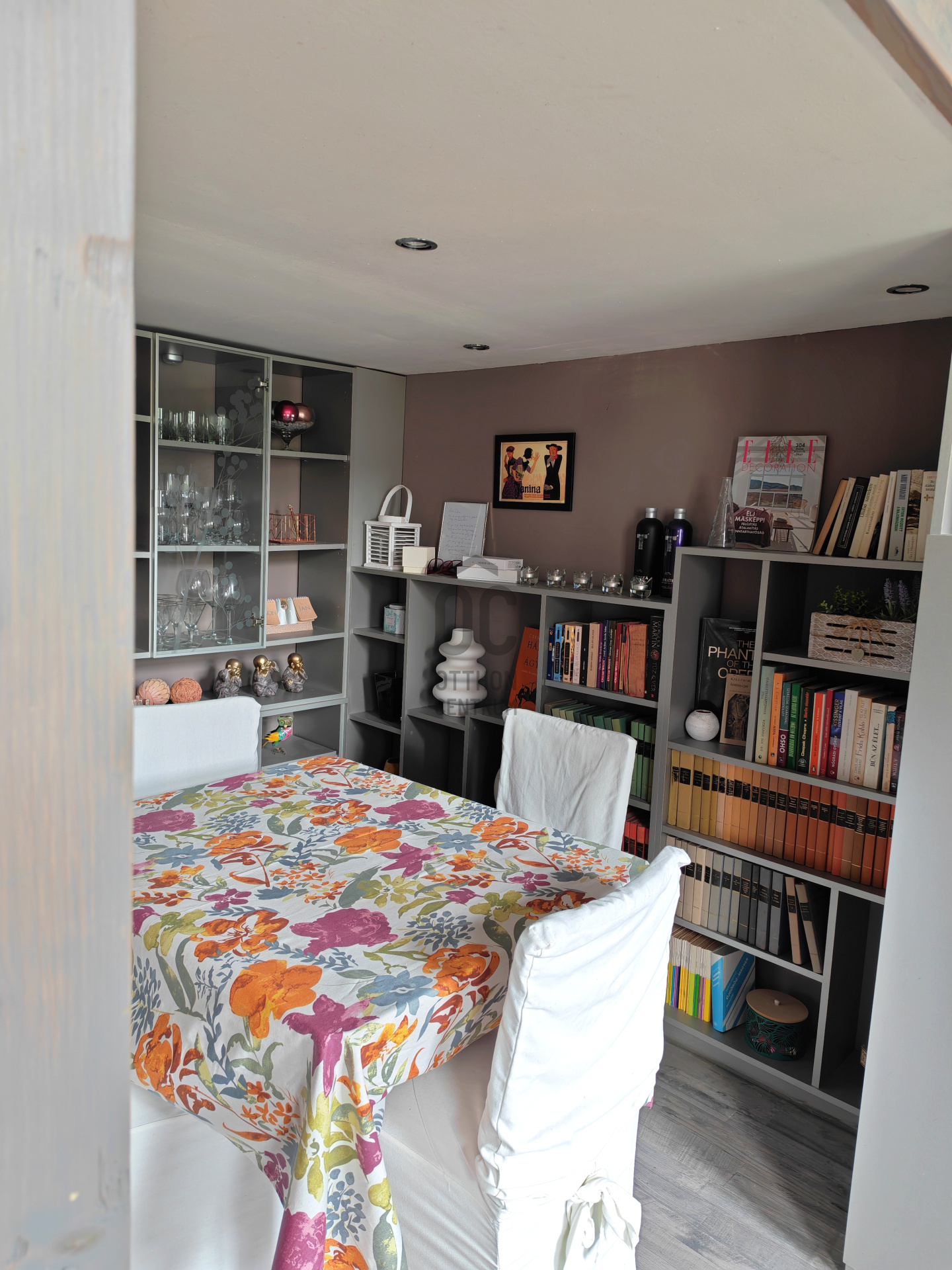 Gallery zoom image