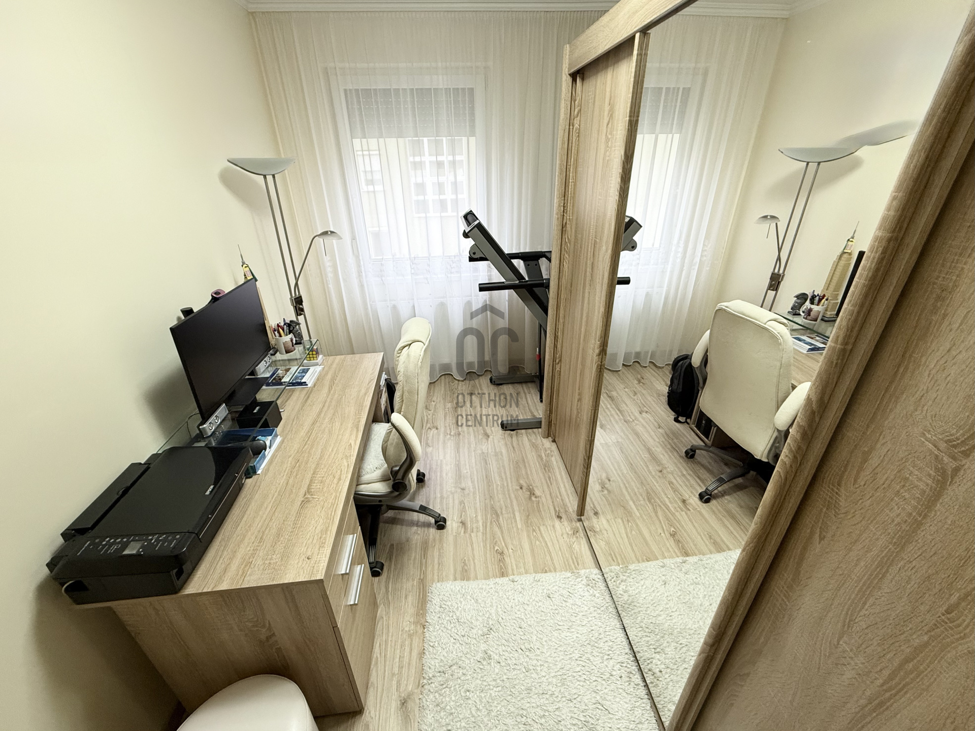 Gallery zoom image