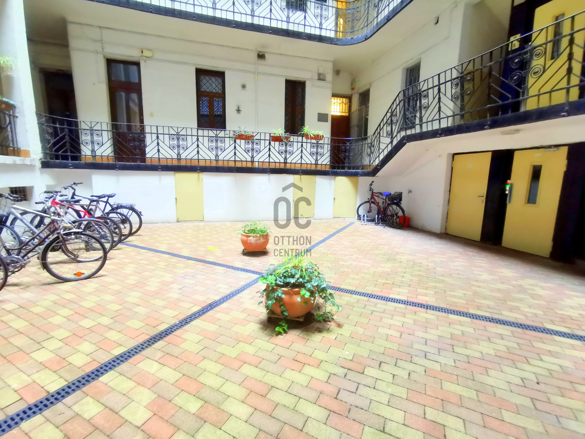 Gallery zoom image