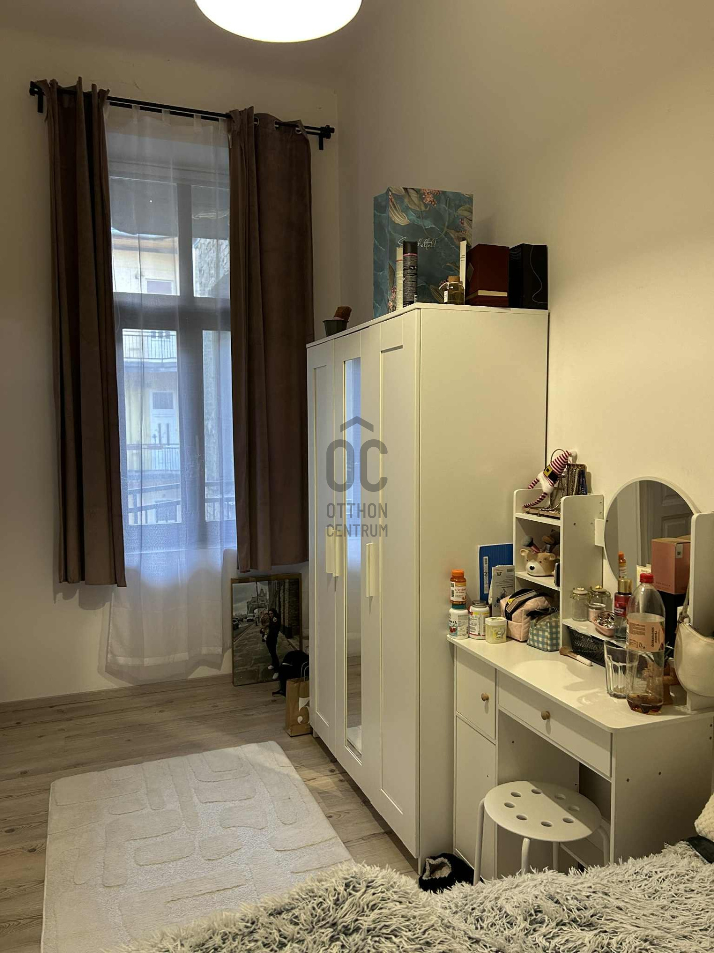 Gallery zoom image