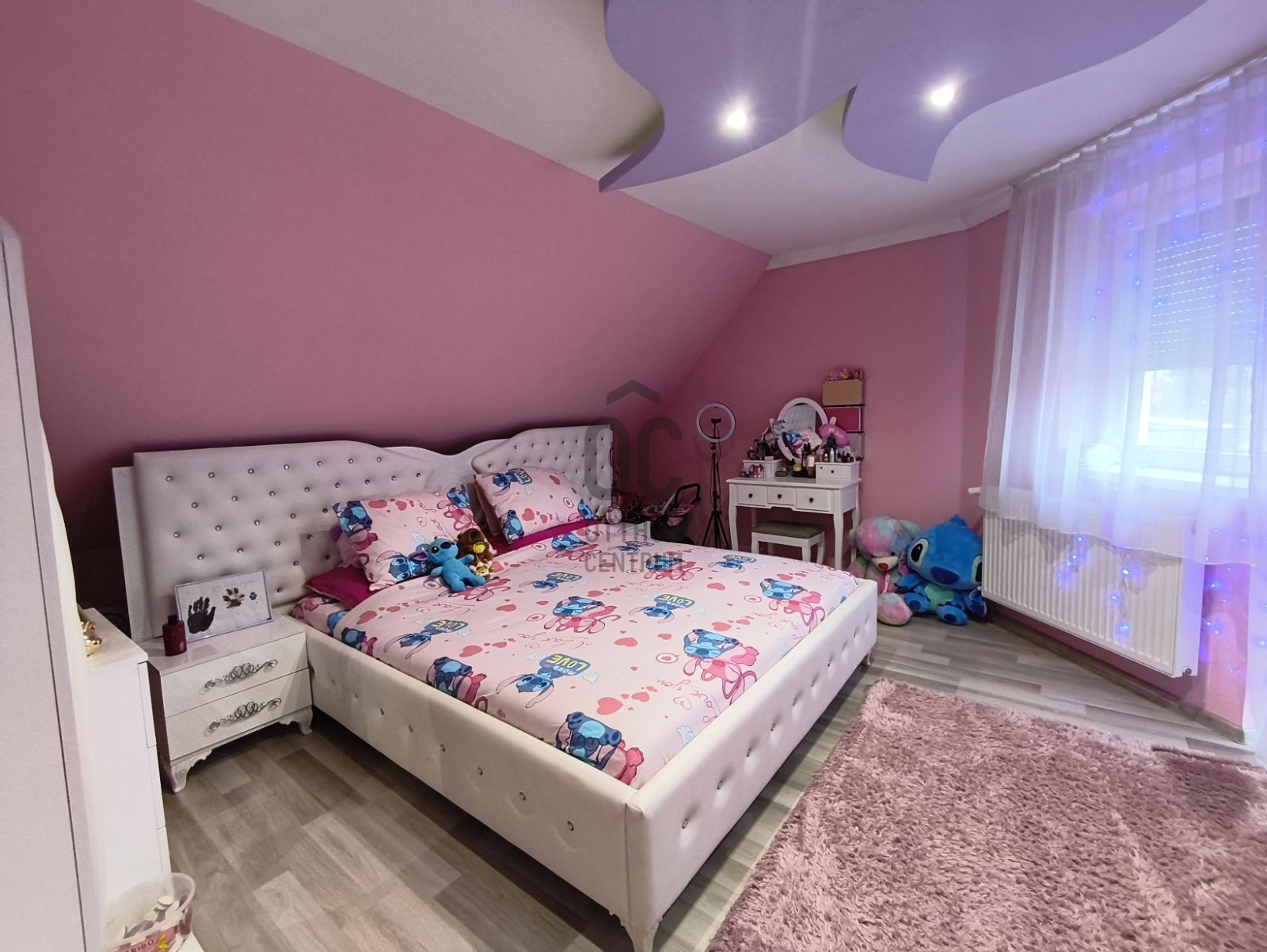 Gallery zoom image