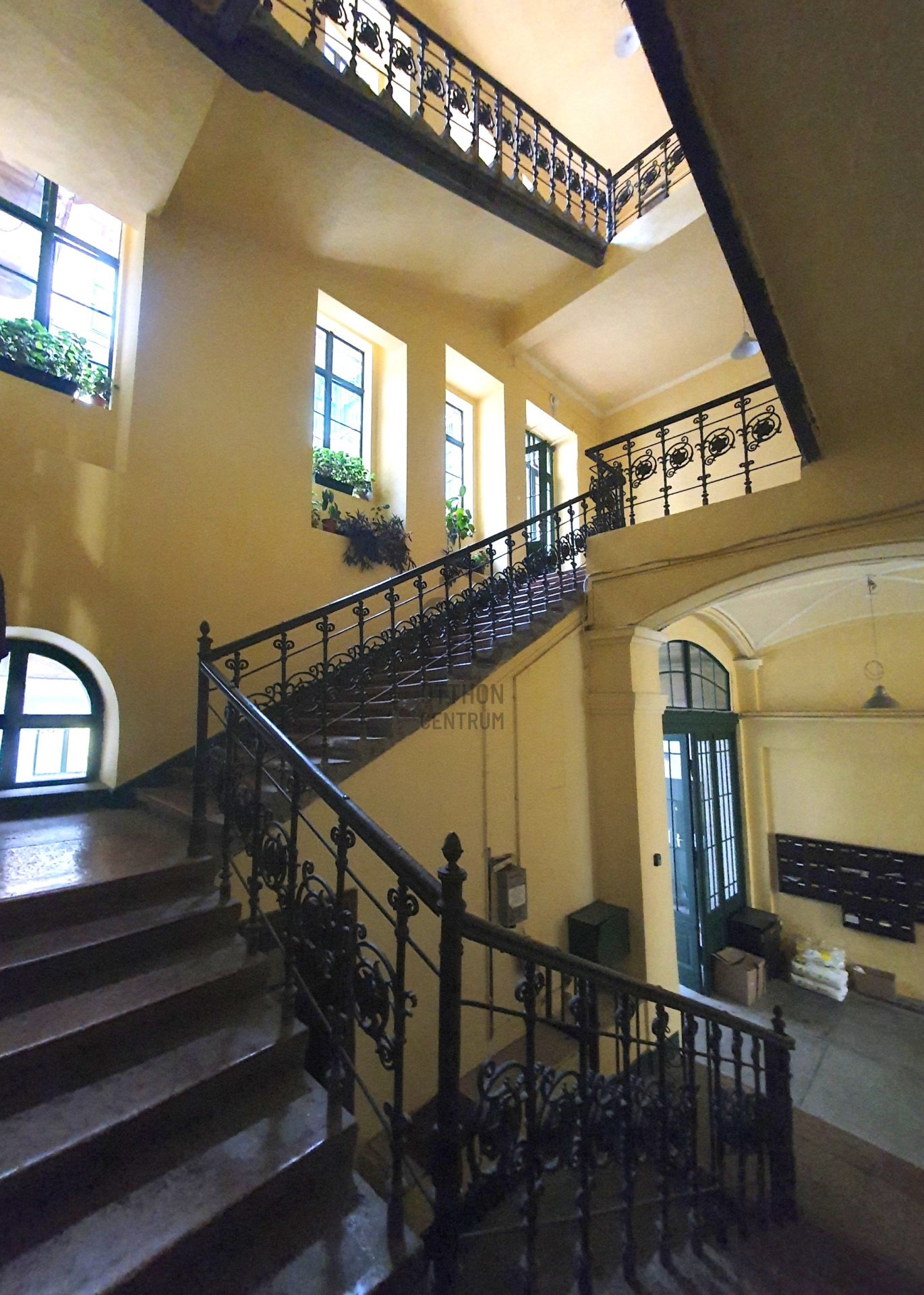Gallery zoom image
