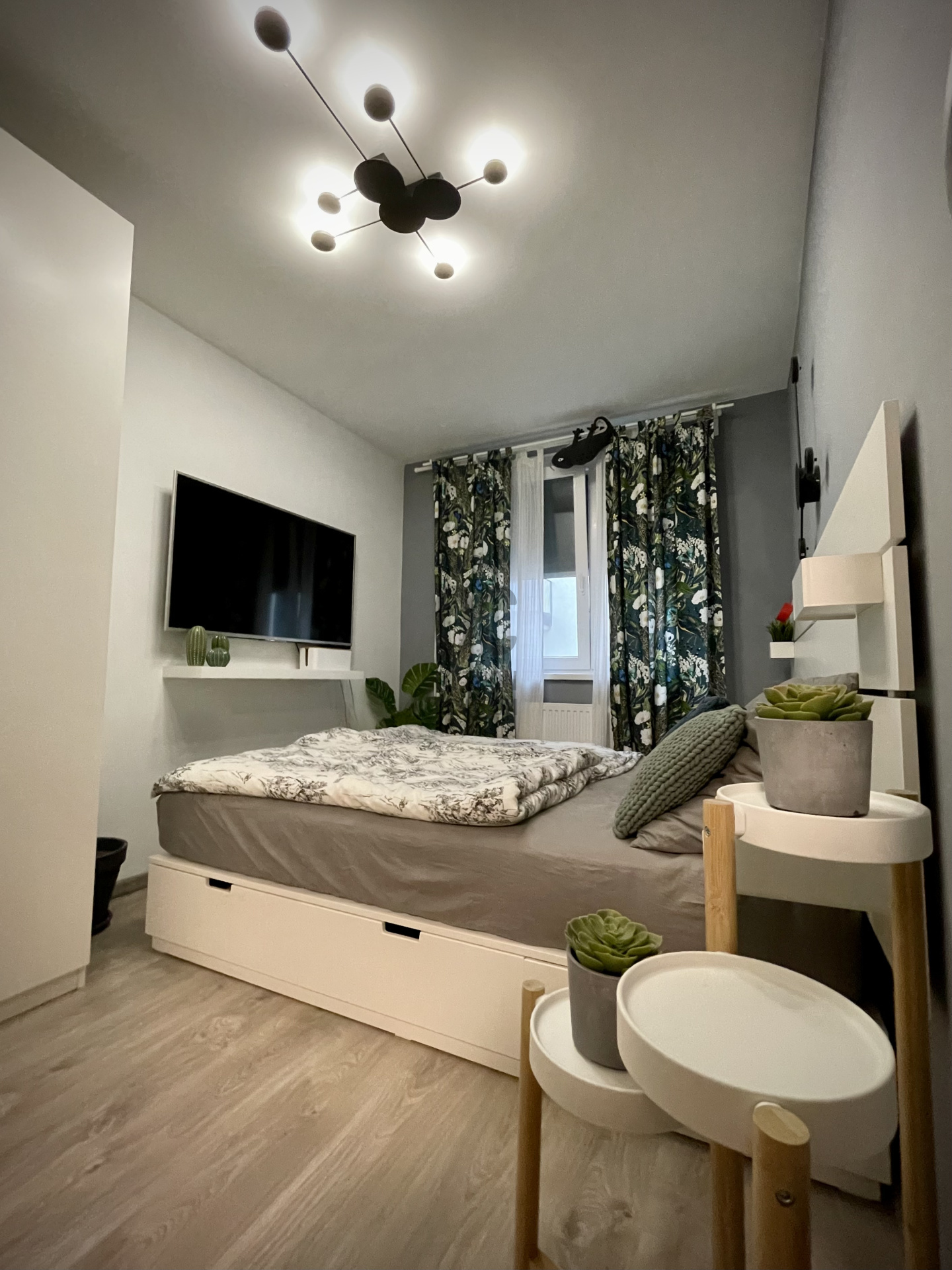 Gallery zoom image