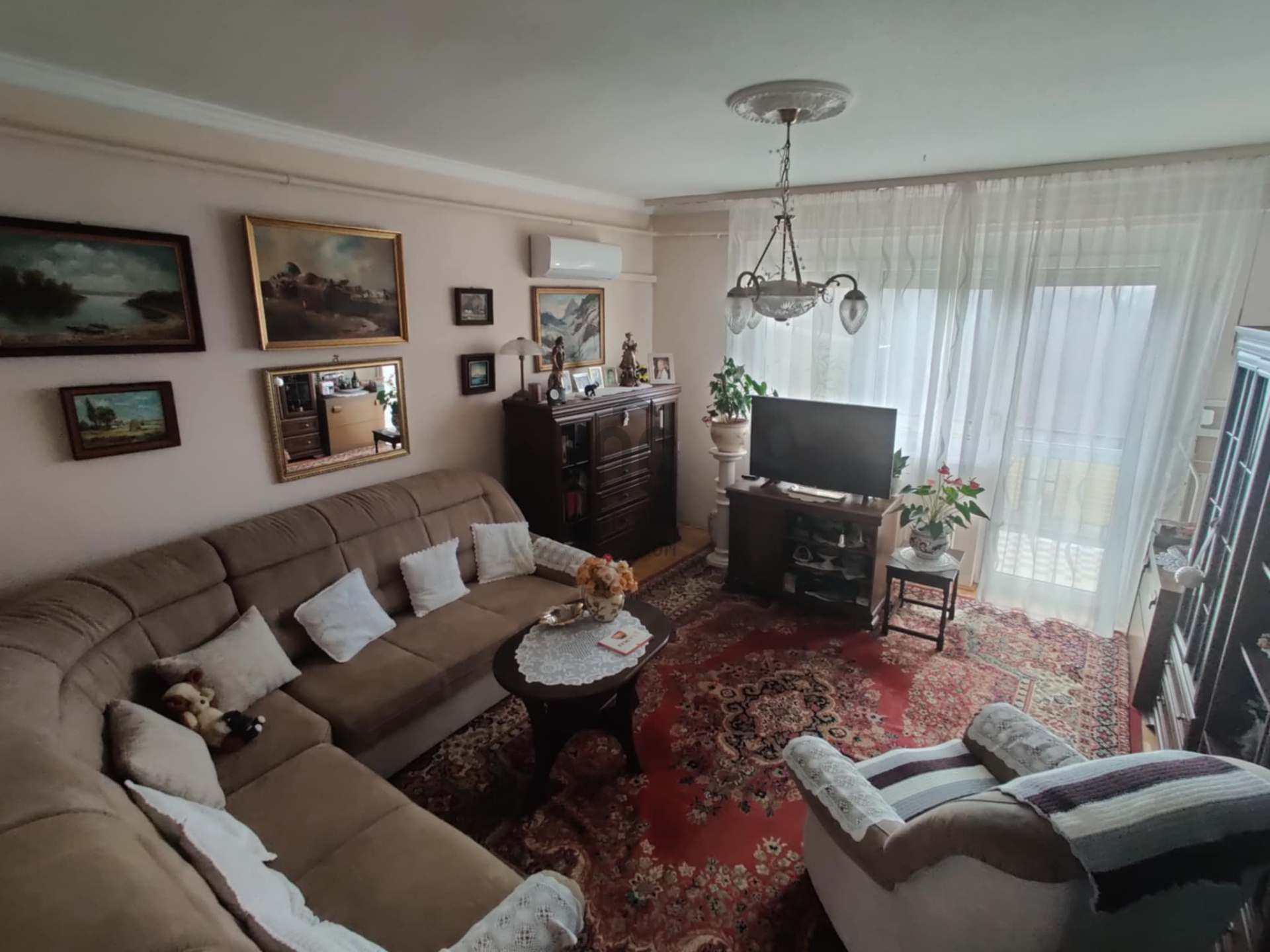 Gallery zoom image
