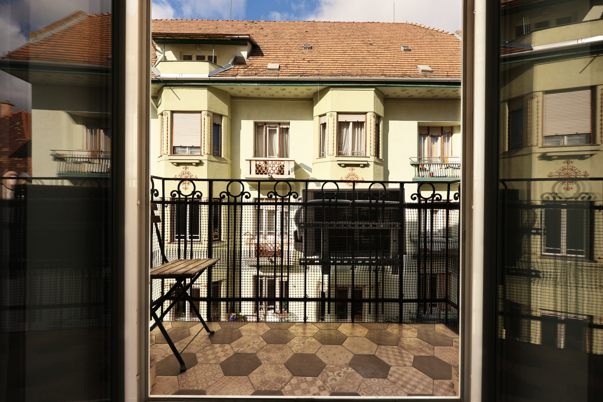 Gallery zoom image