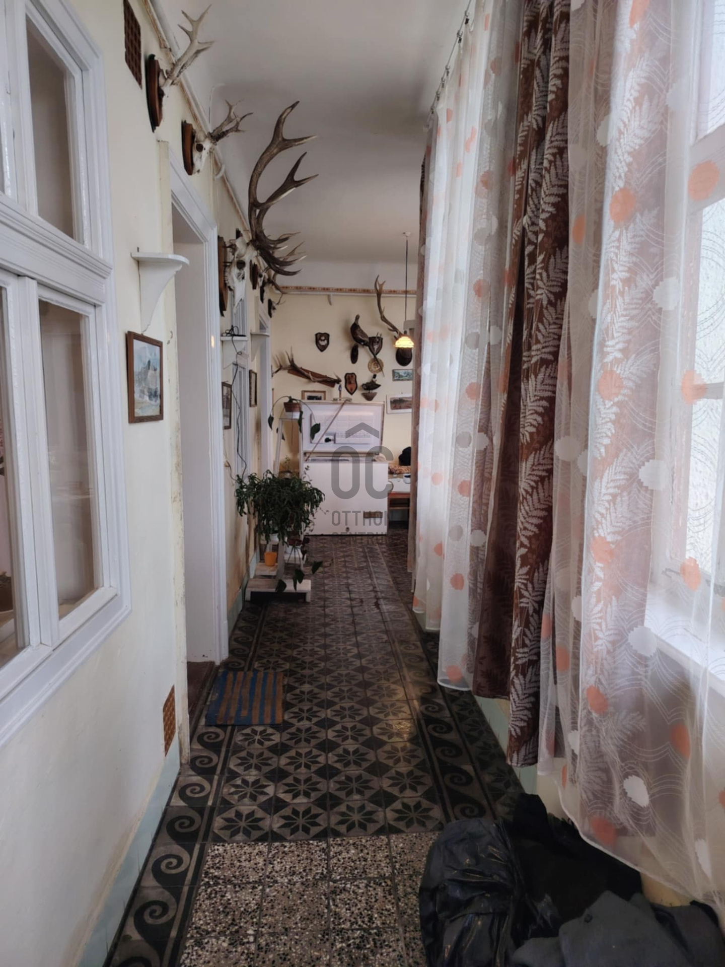 Gallery zoom image