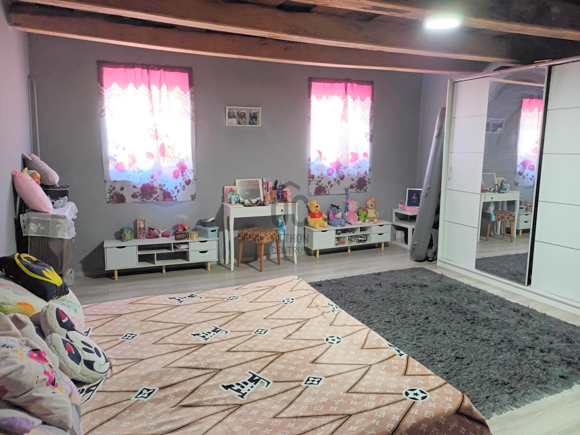 Gallery zoom image