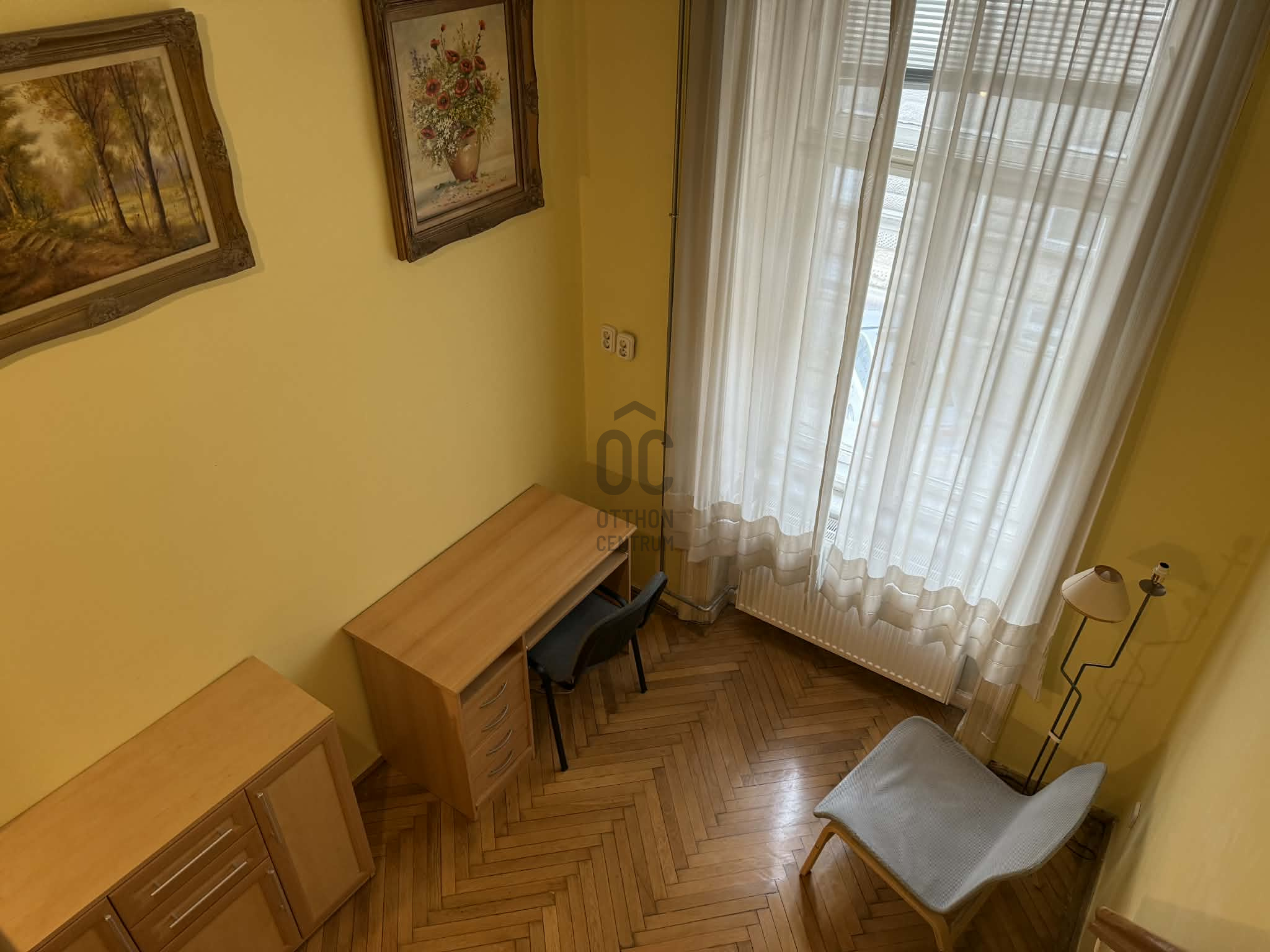 Gallery zoom image