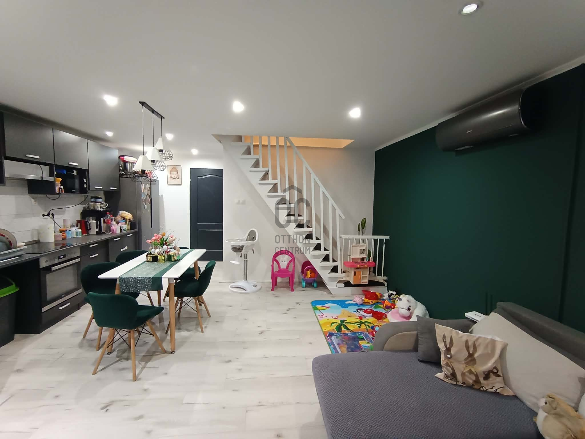 Gallery zoom image