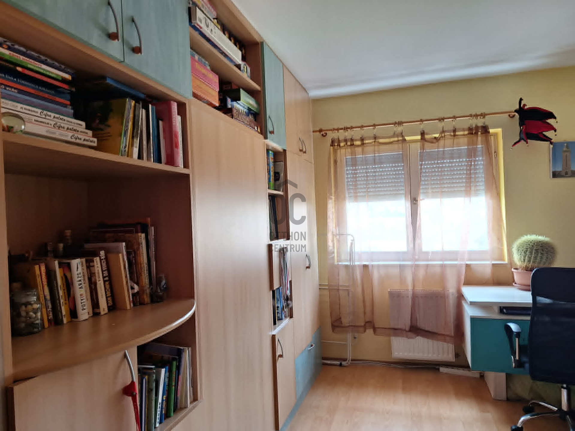 Gallery zoom image