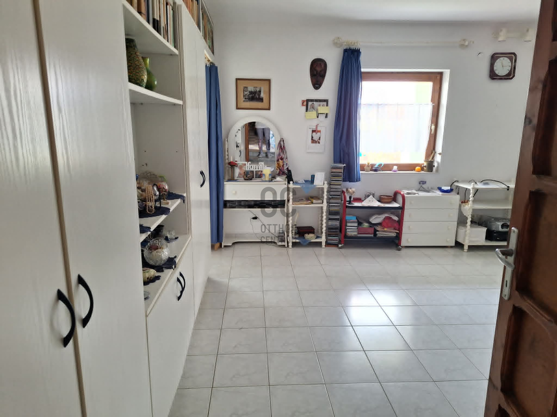 Gallery zoom image