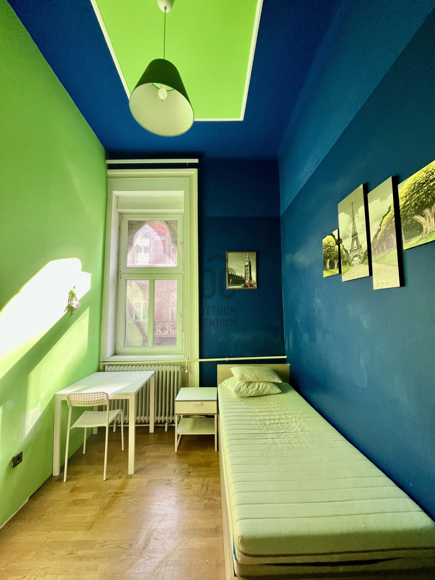 Gallery zoom image