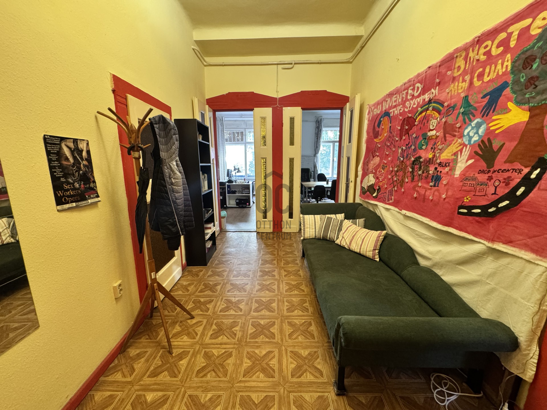 Gallery zoom image