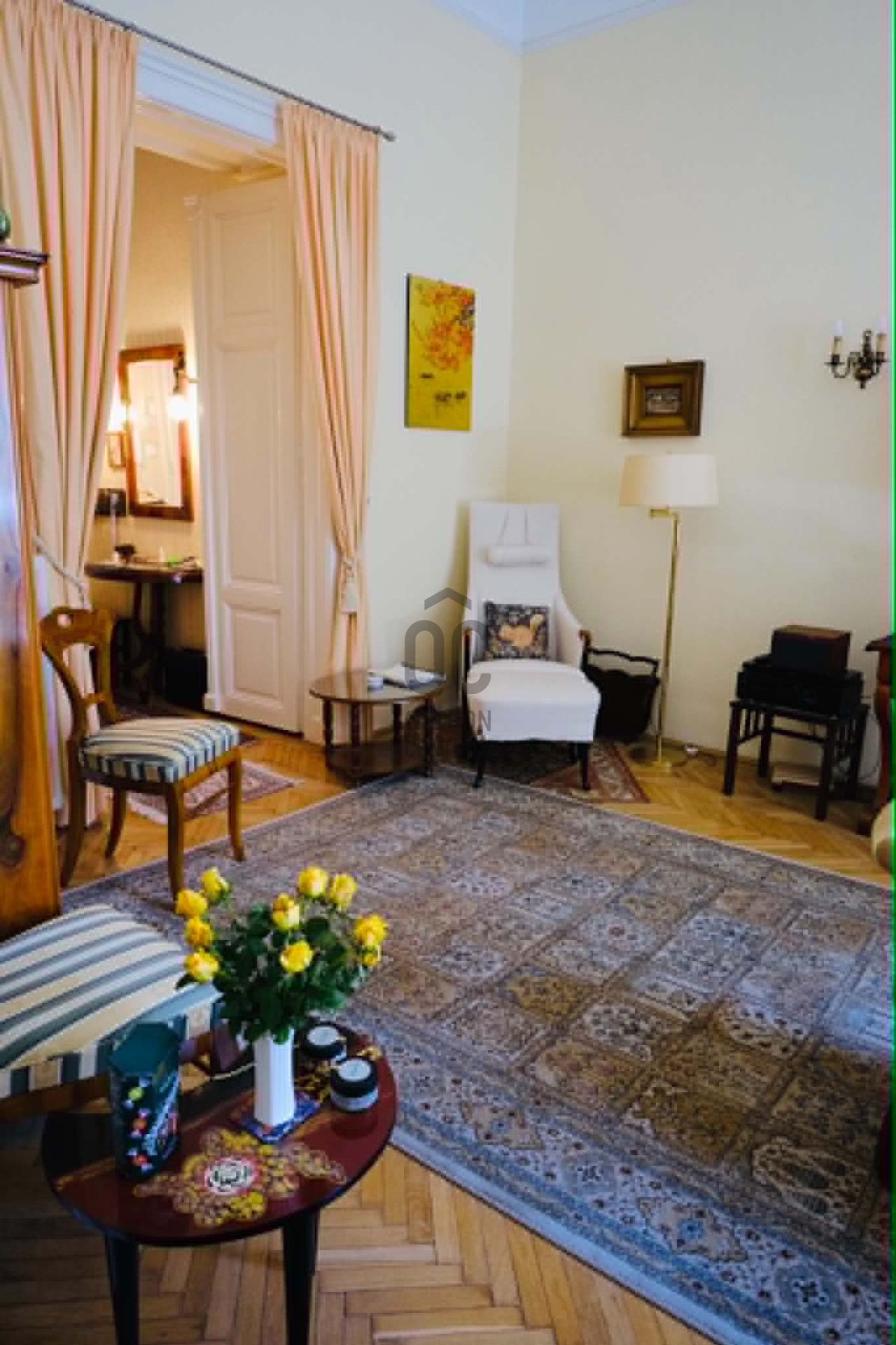 Gallery zoom image