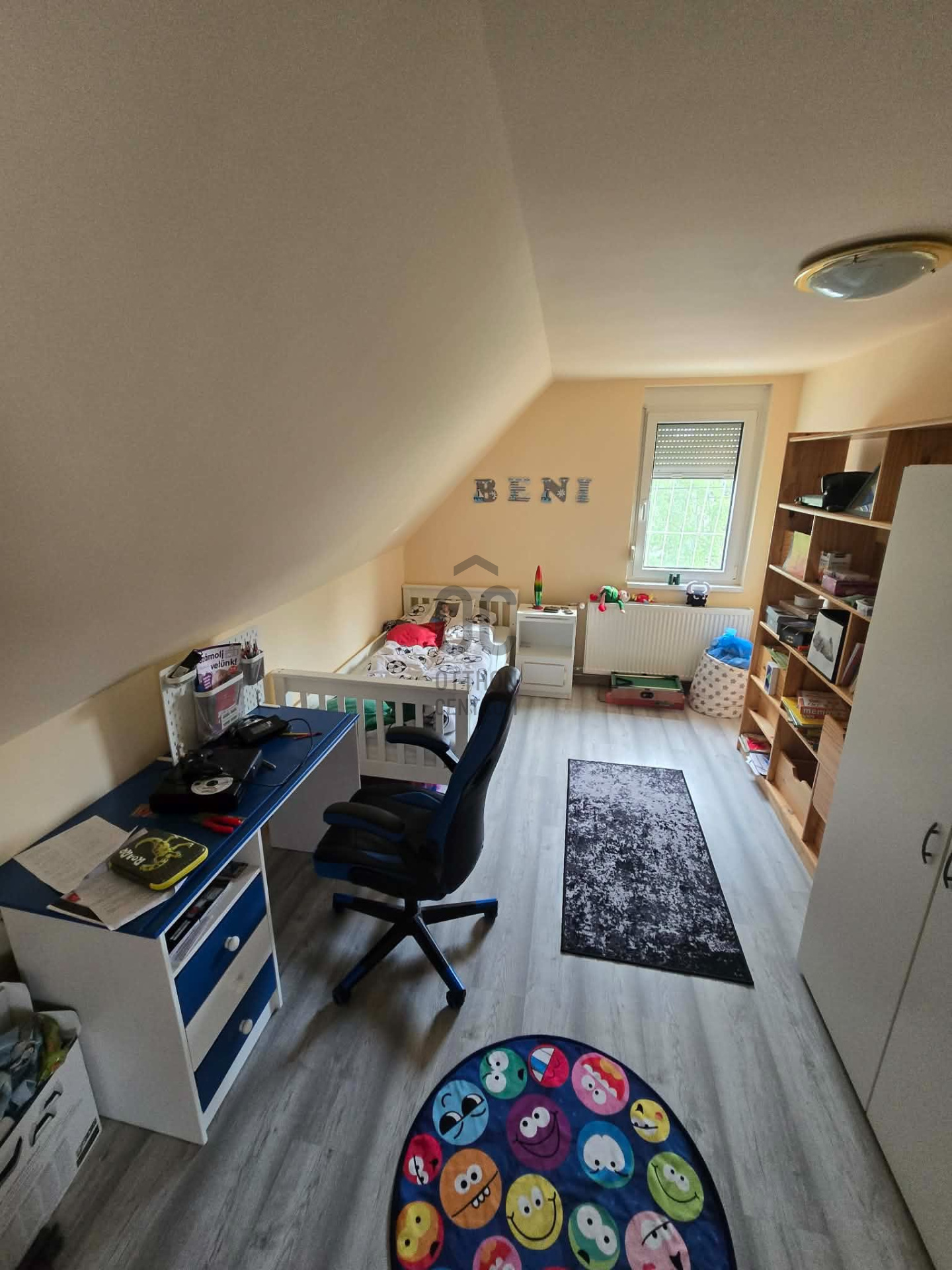 Gallery zoom image