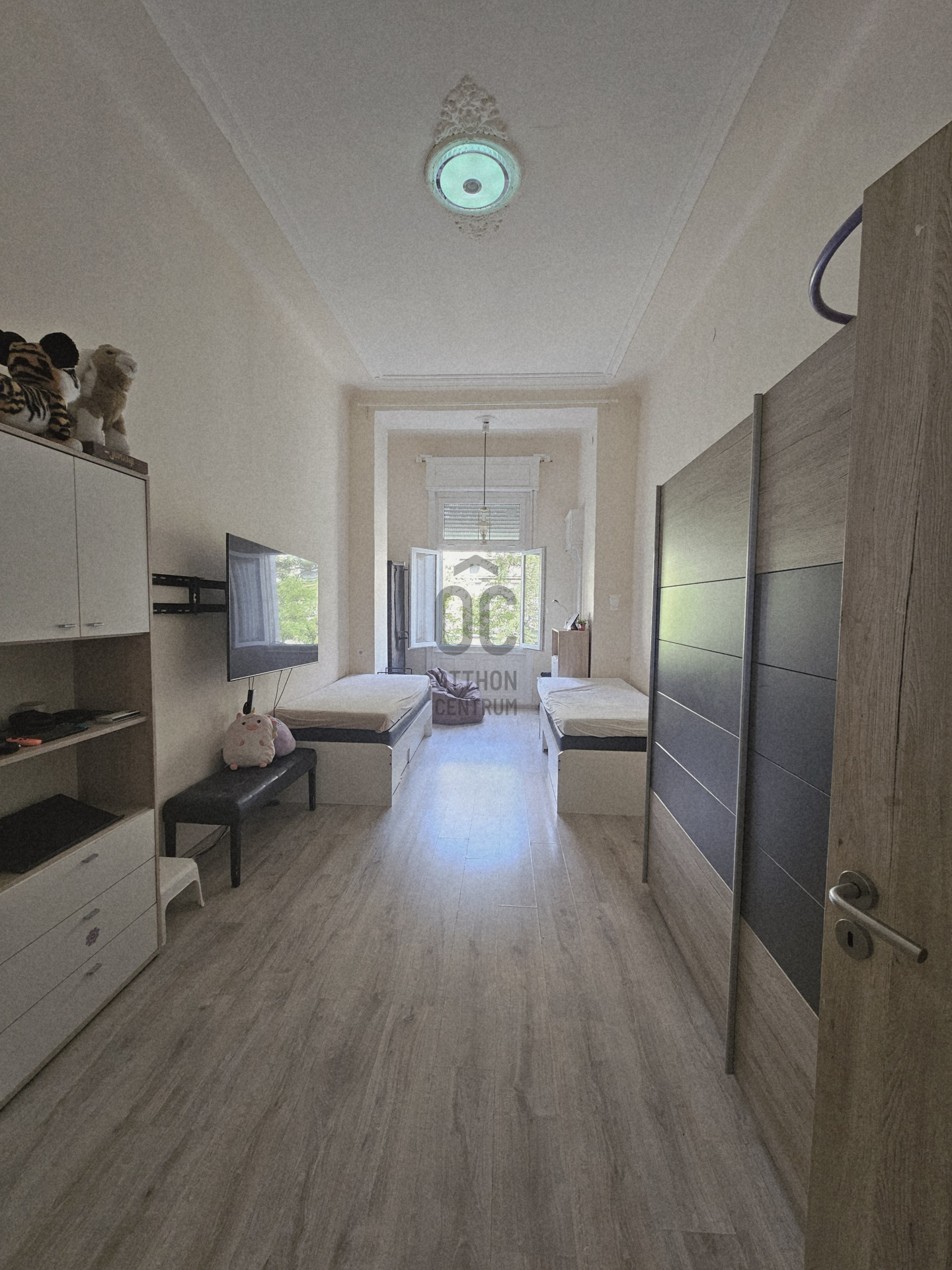 Gallery zoom image
