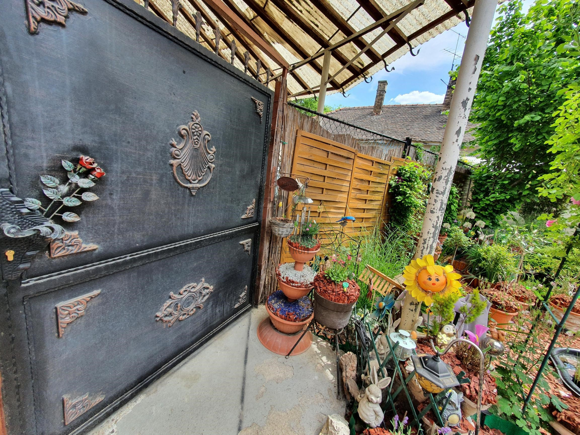 Gallery zoom image