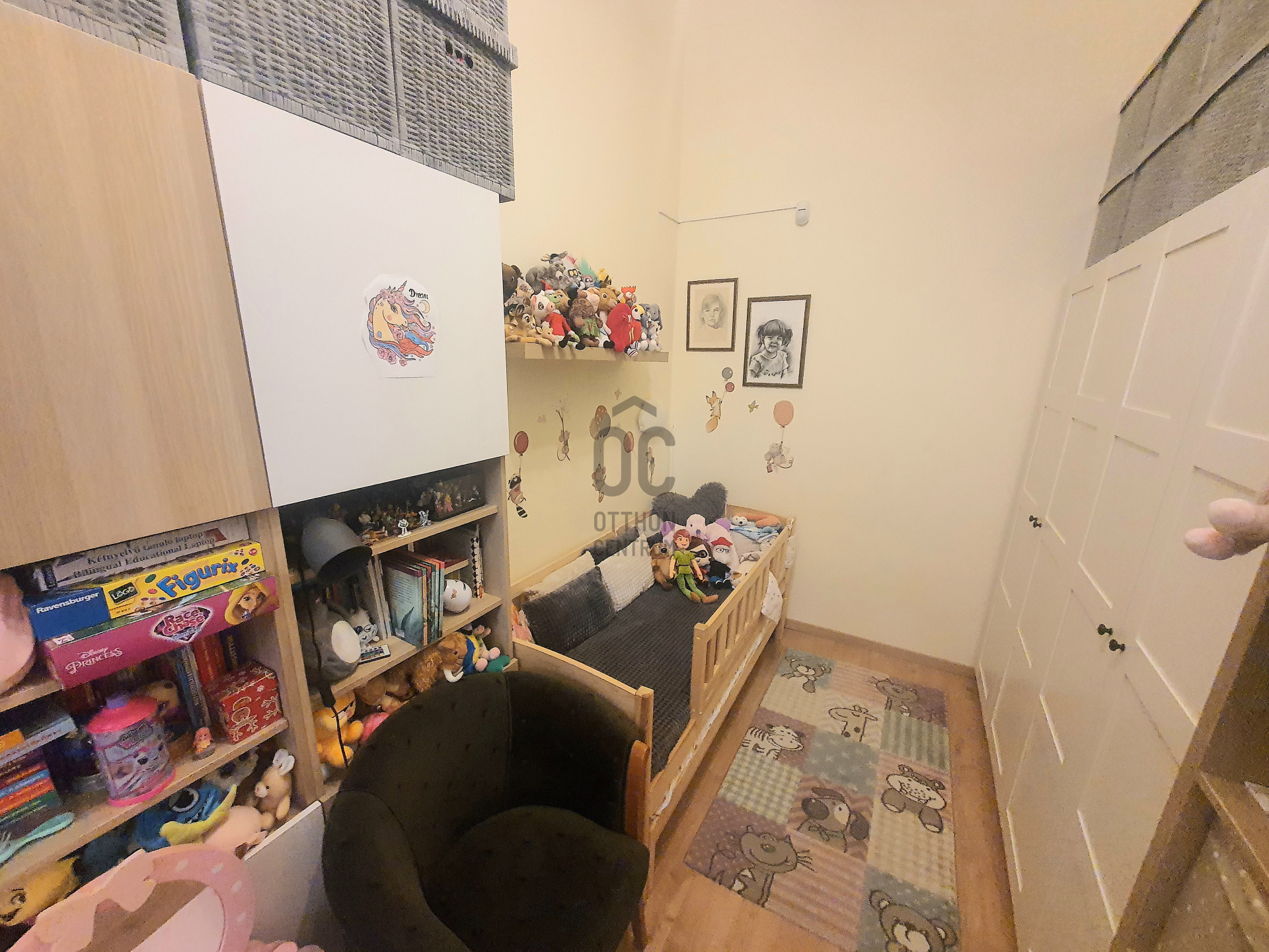 Gallery zoom image