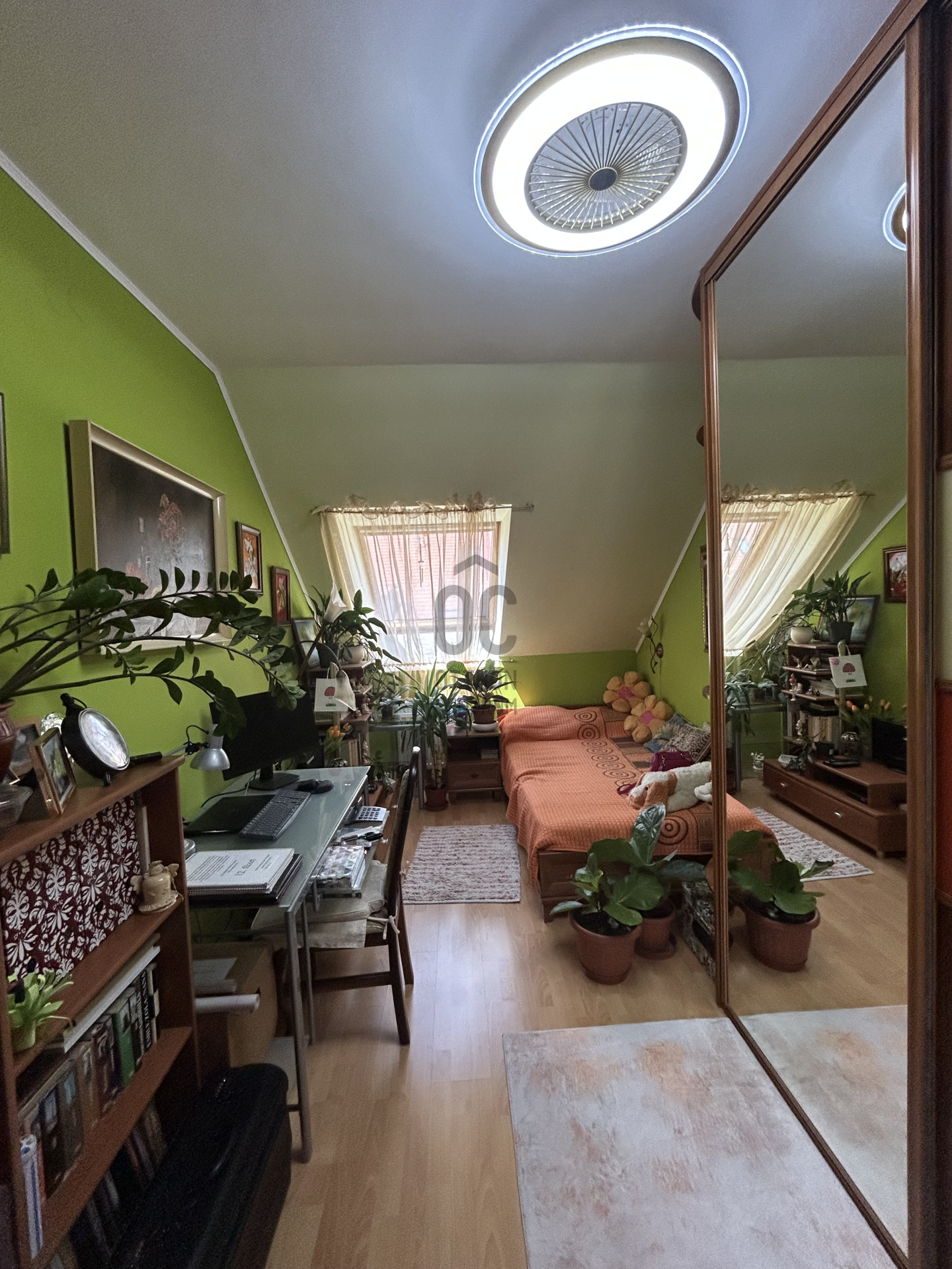 Gallery zoom image