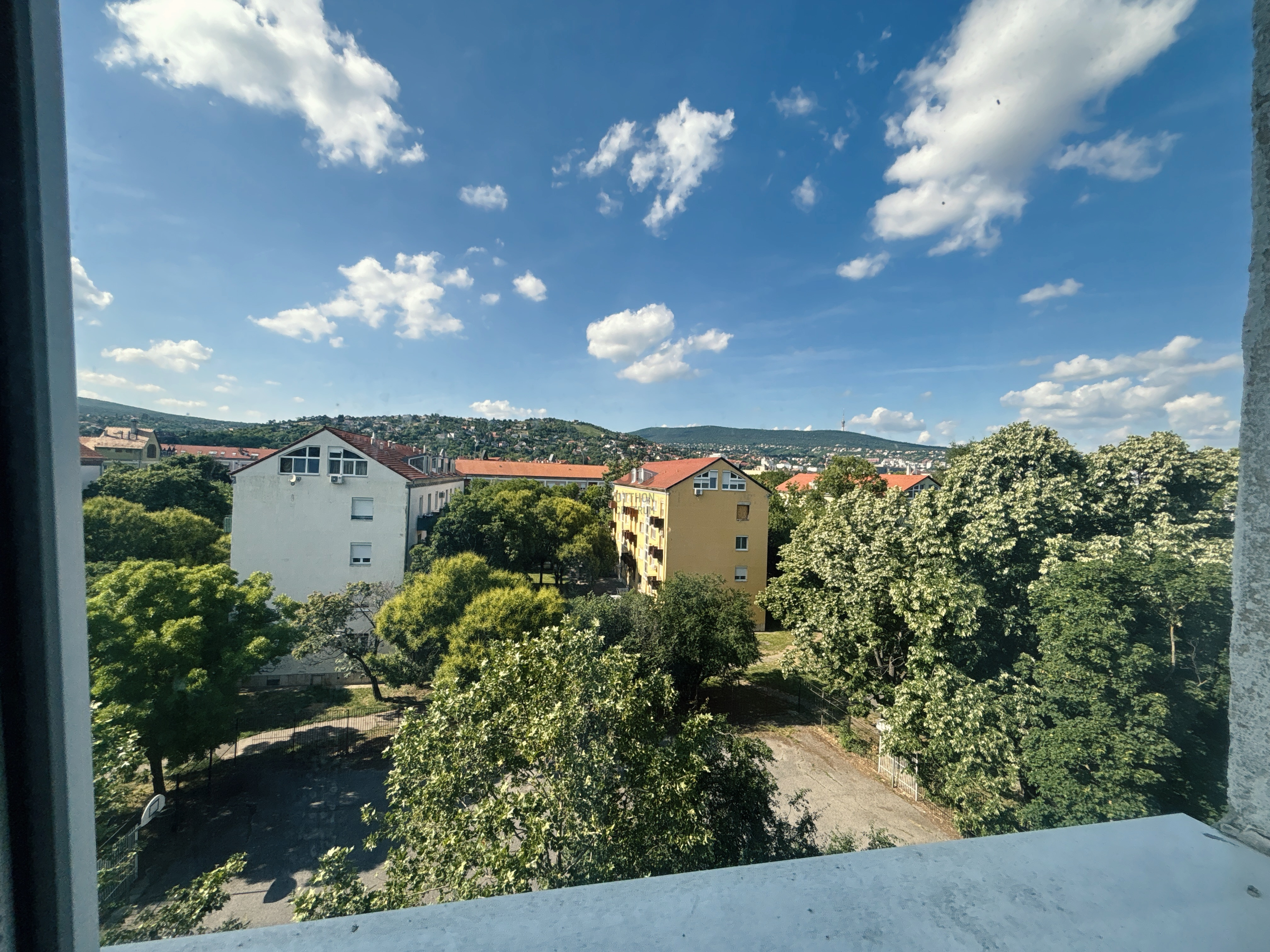 Gallery zoom image