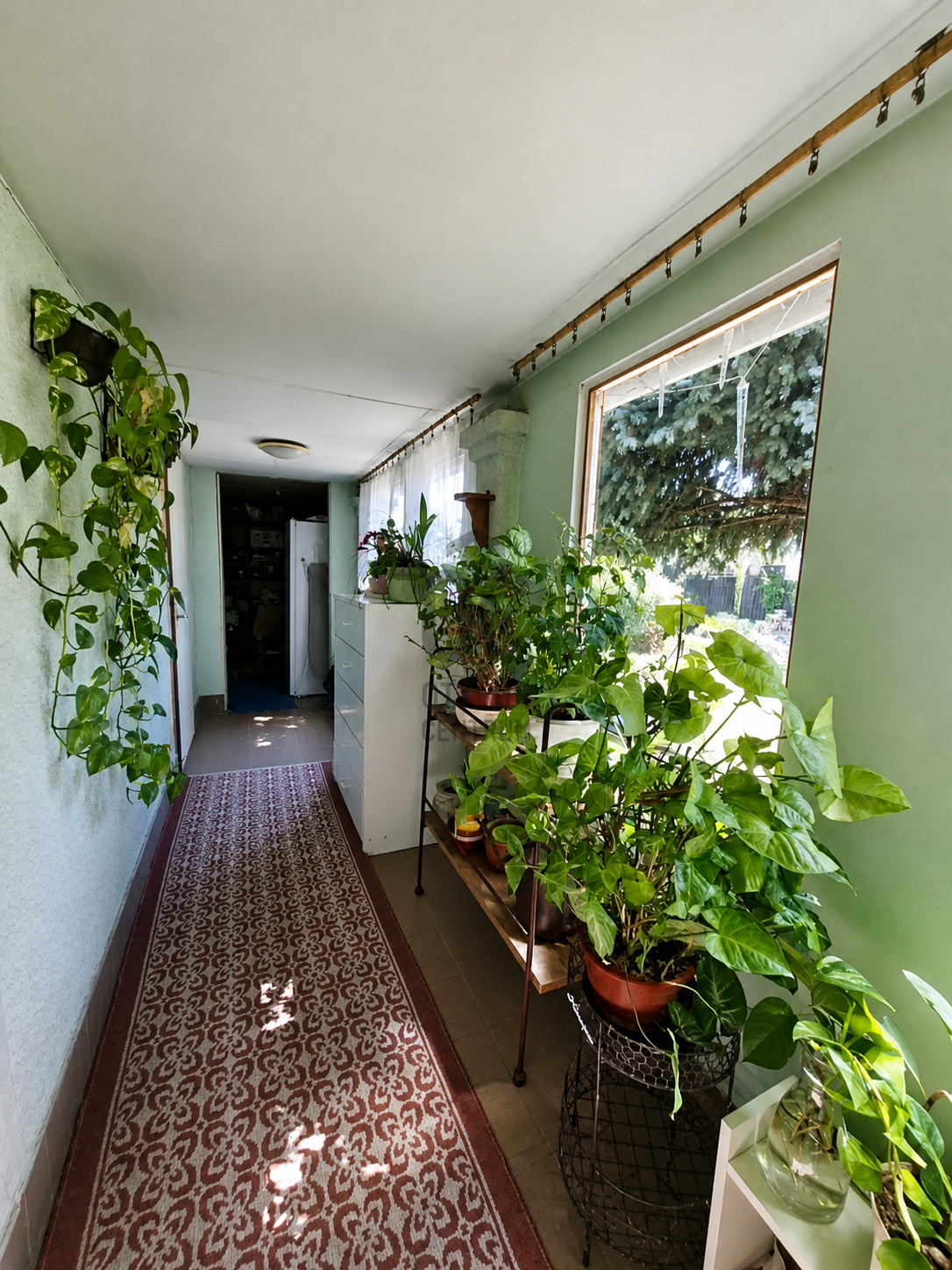 Gallery zoom image