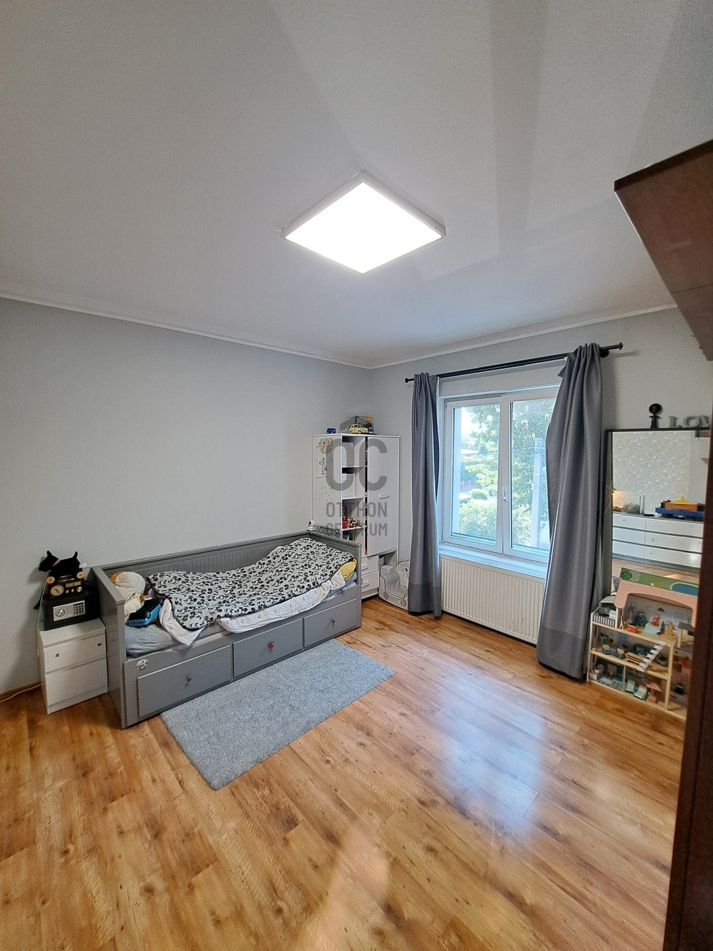 Gallery zoom image