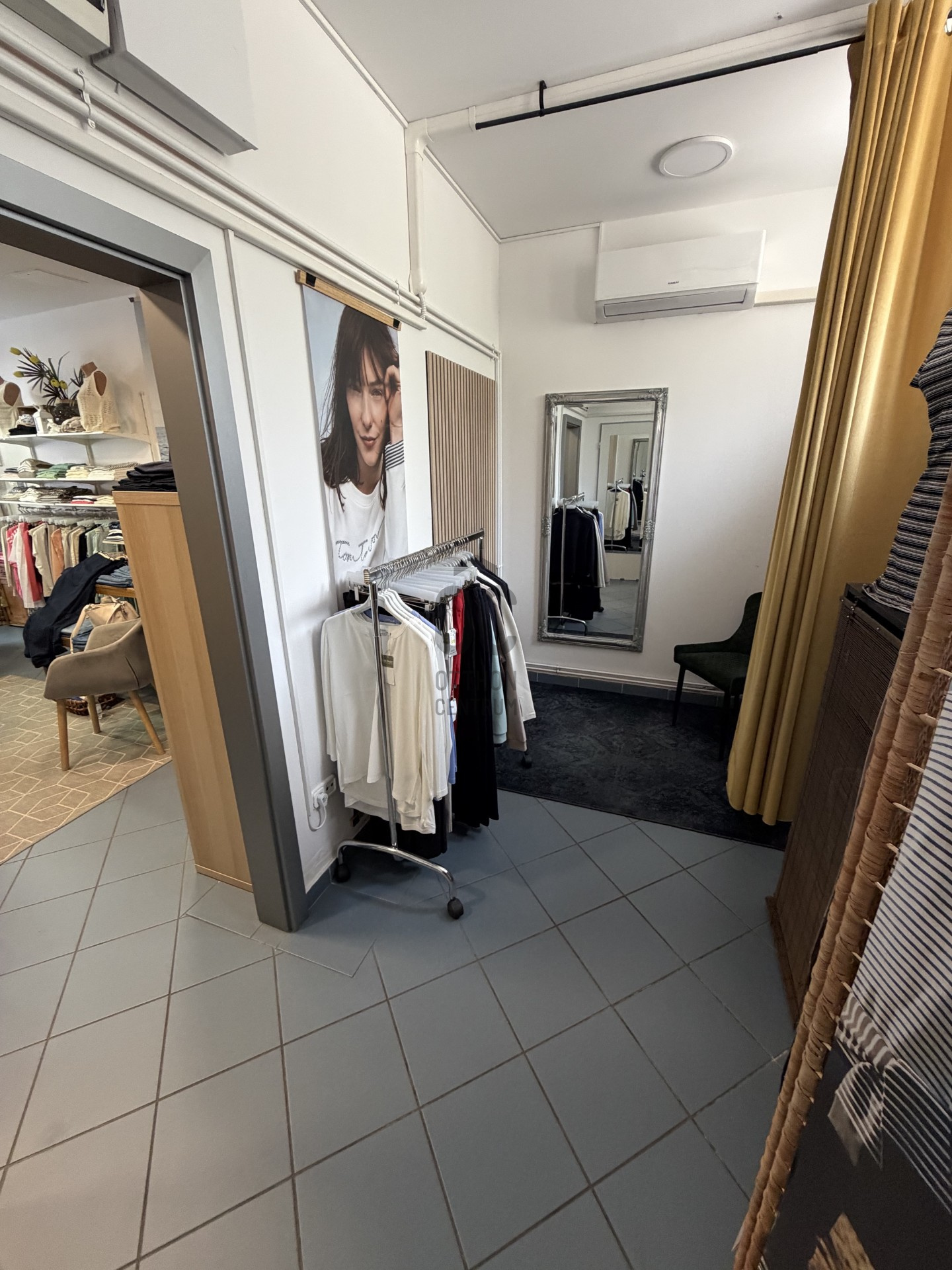 Gallery zoom image