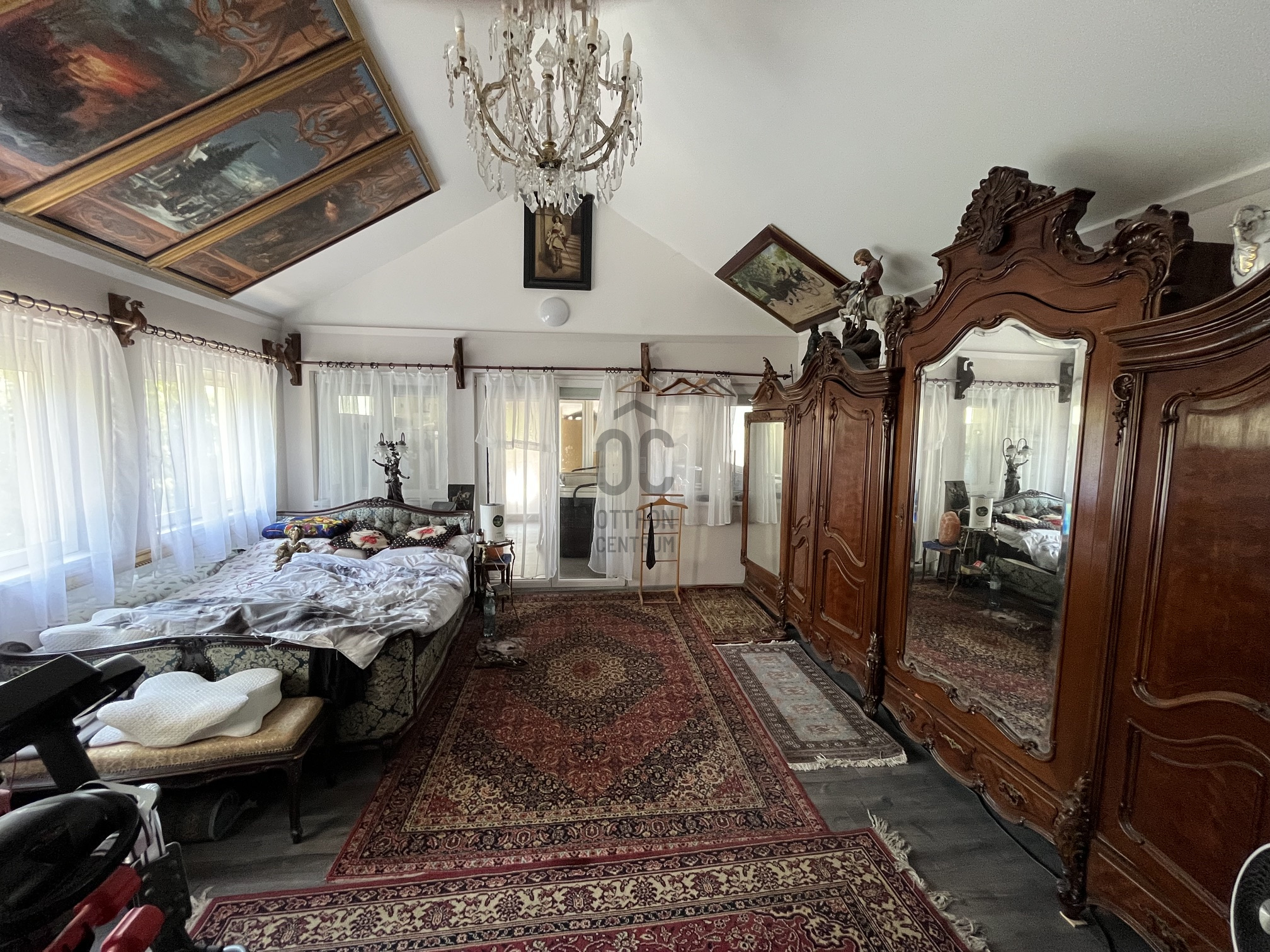 Gallery zoom image