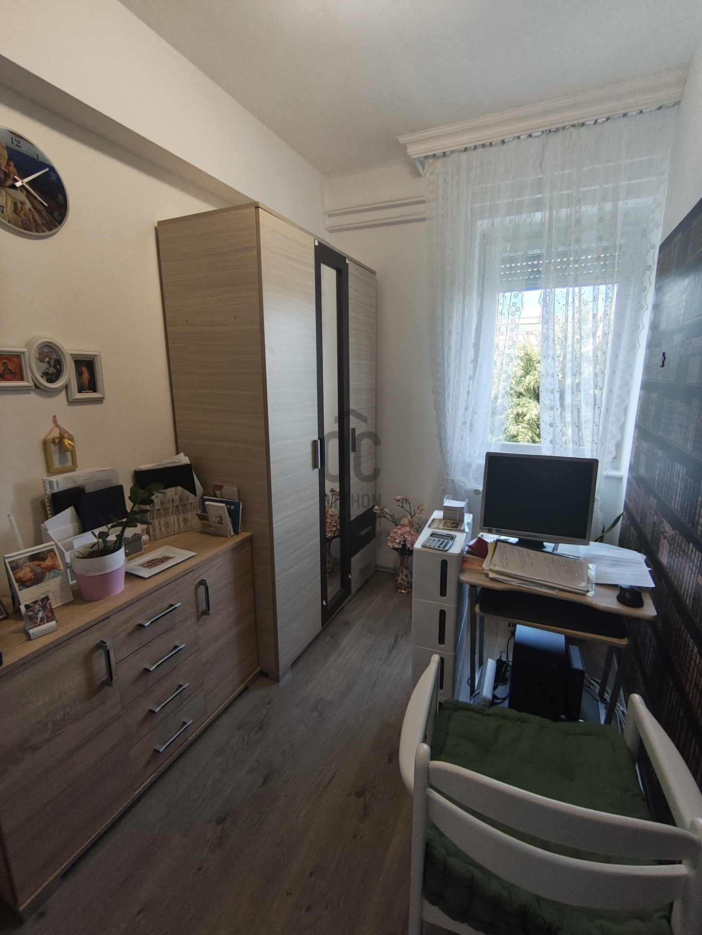 Gallery zoom image