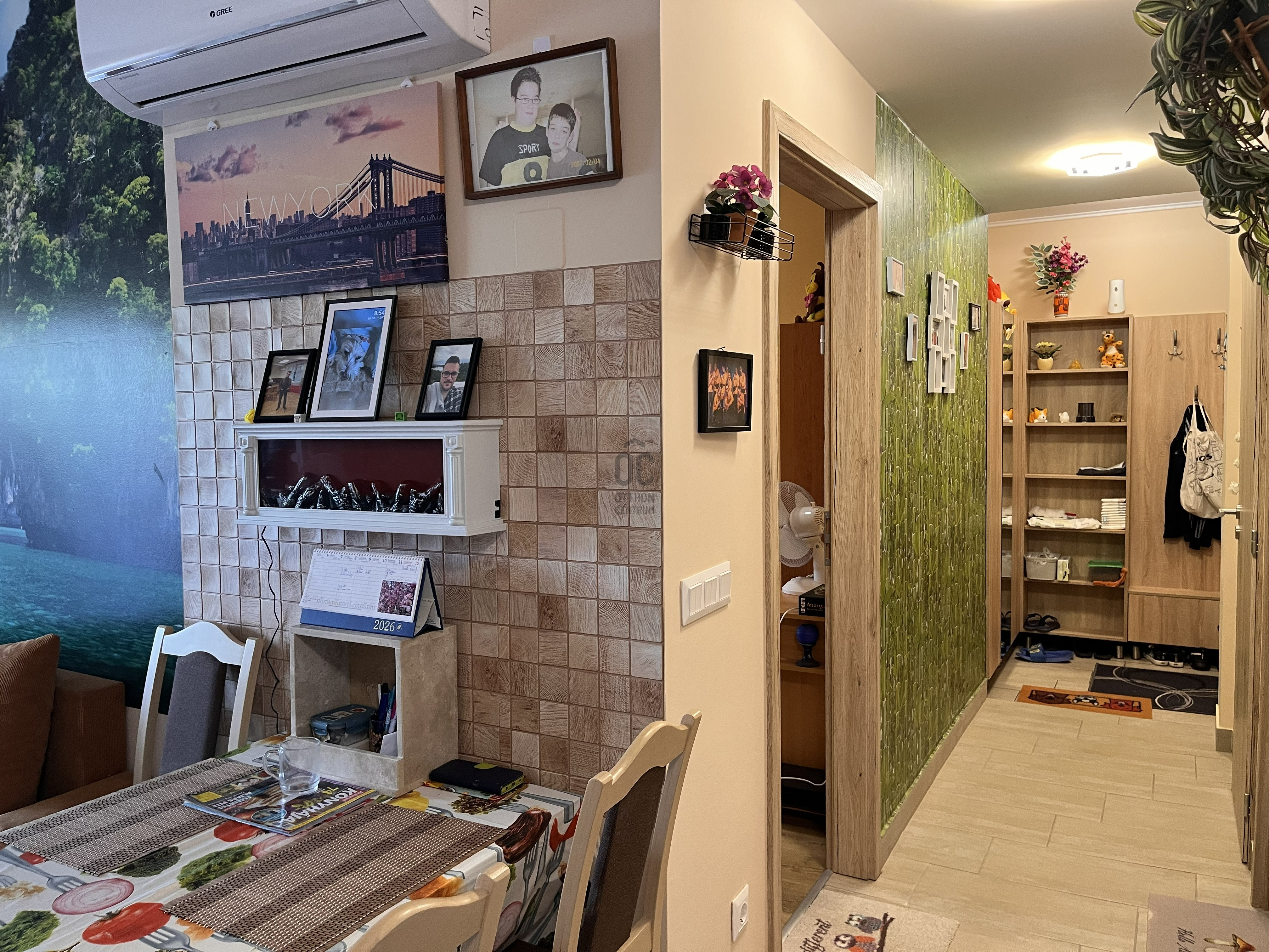 Gallery zoom image