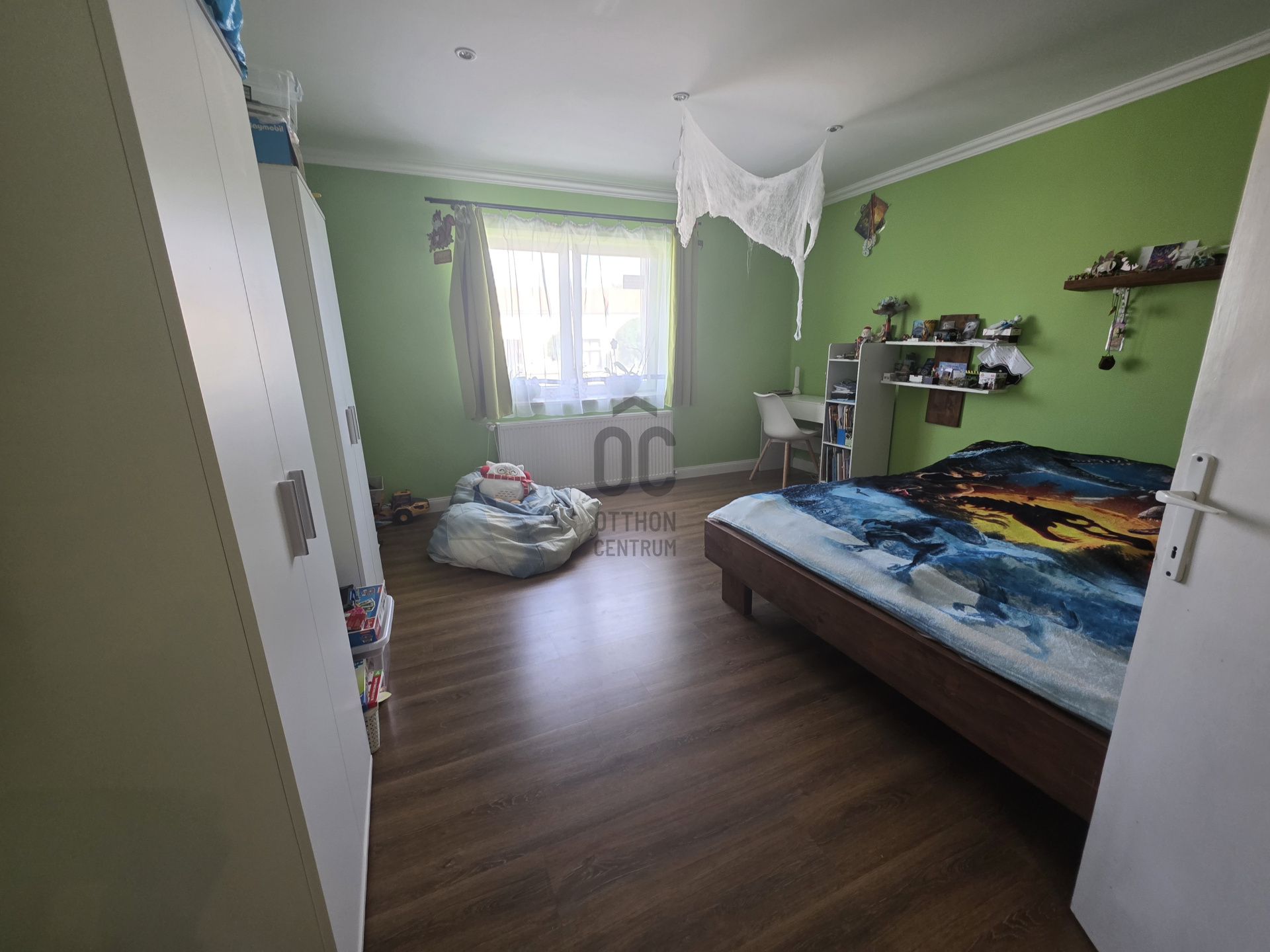 Gallery zoom image