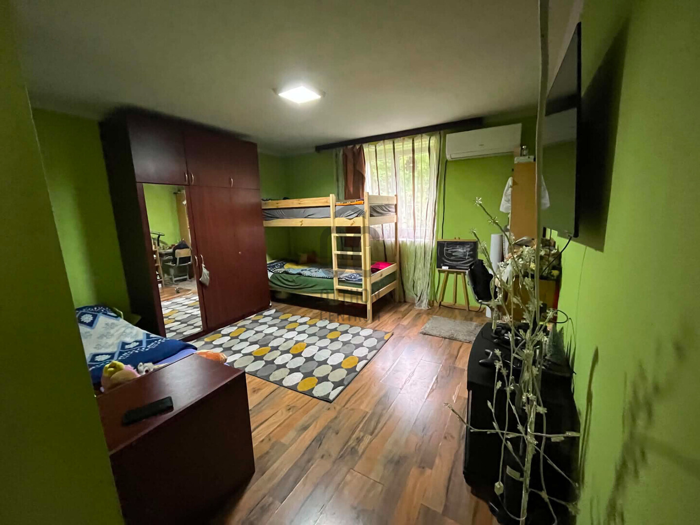 Gallery zoom image