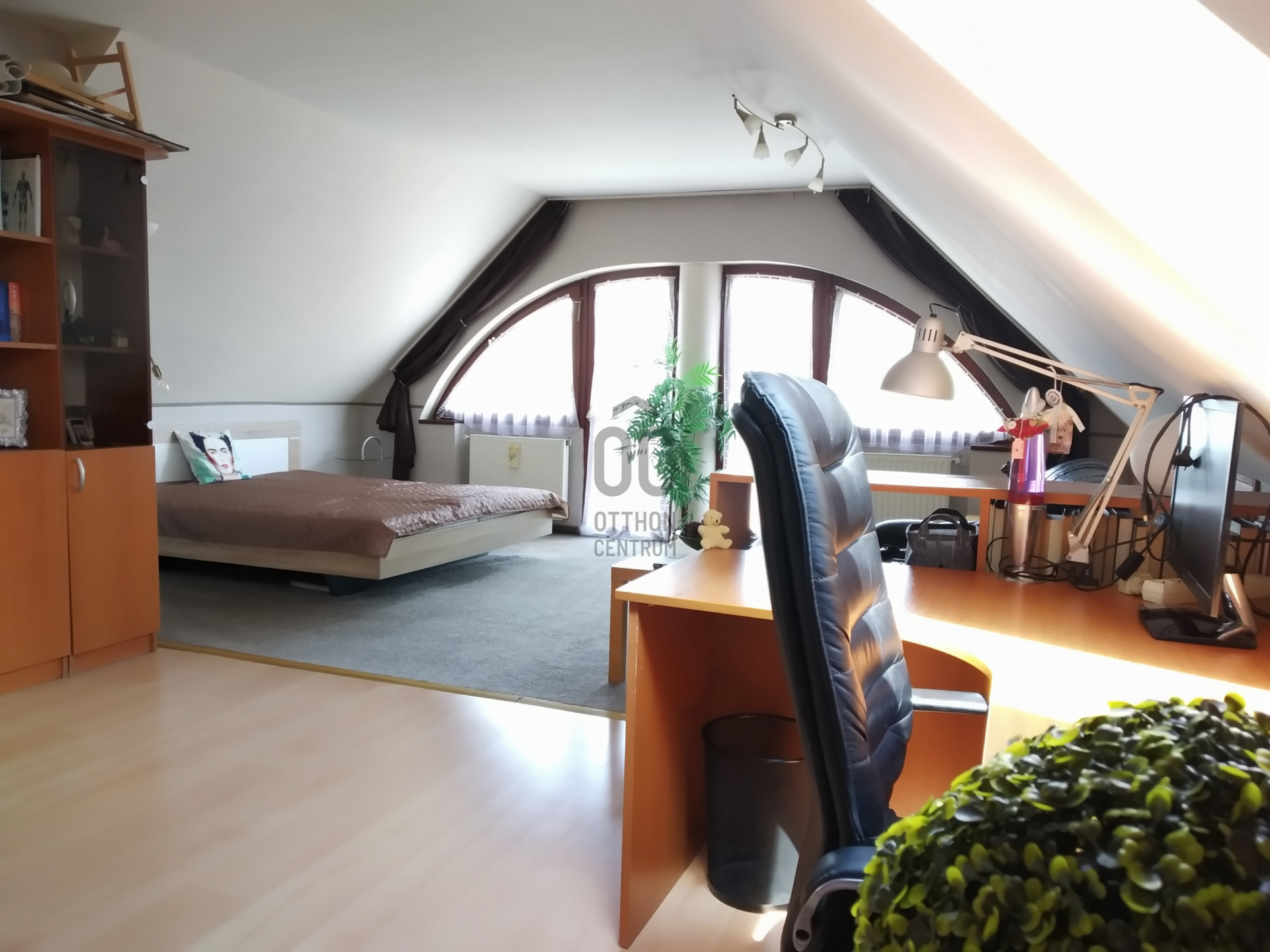 Gallery zoom image