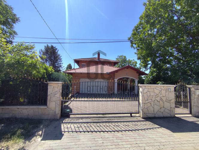5 bed · 213m² · Ház · 185.000.000 Ft
