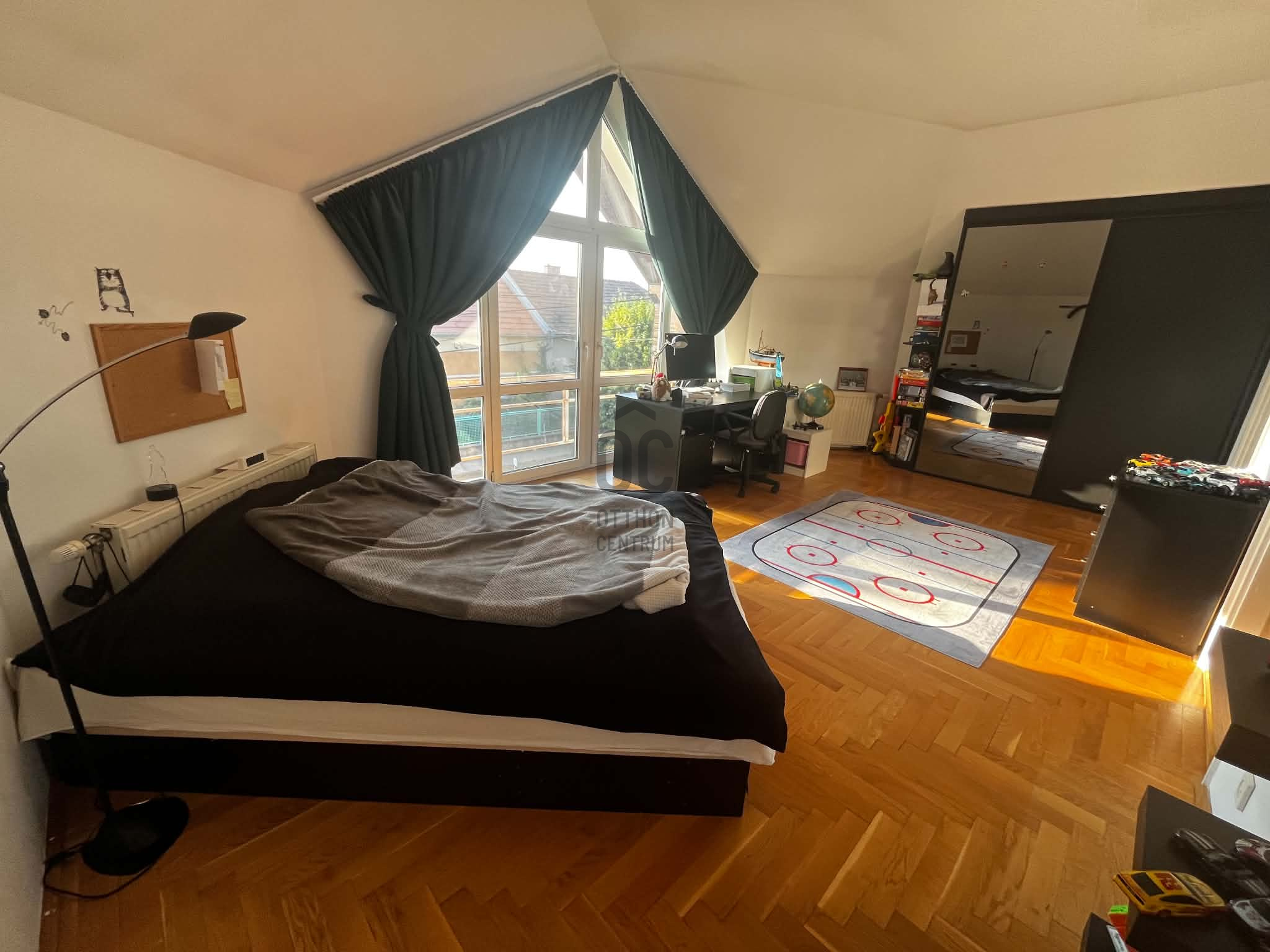 Gallery zoom image