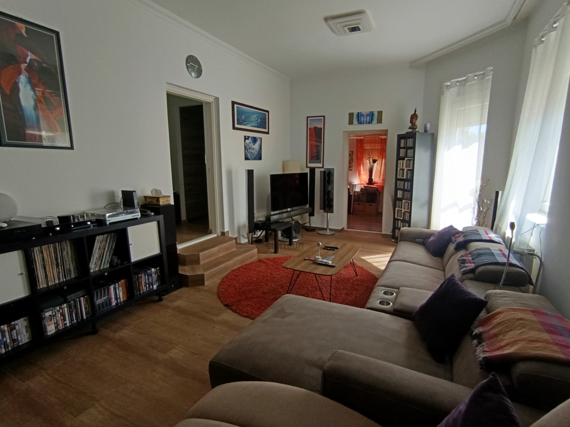 Gallery zoom image